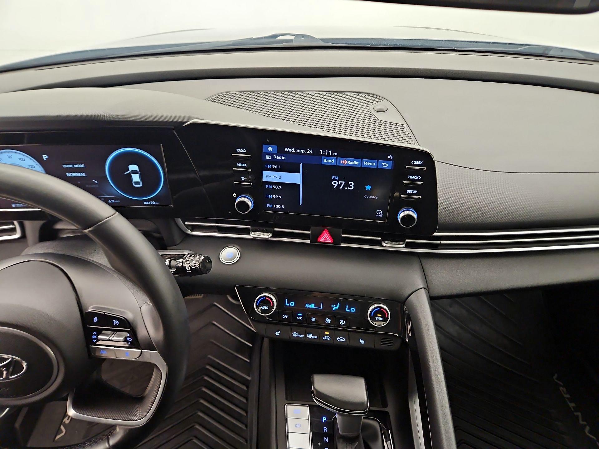 Thumbnail: 2022 Hyundai Elantra - 9