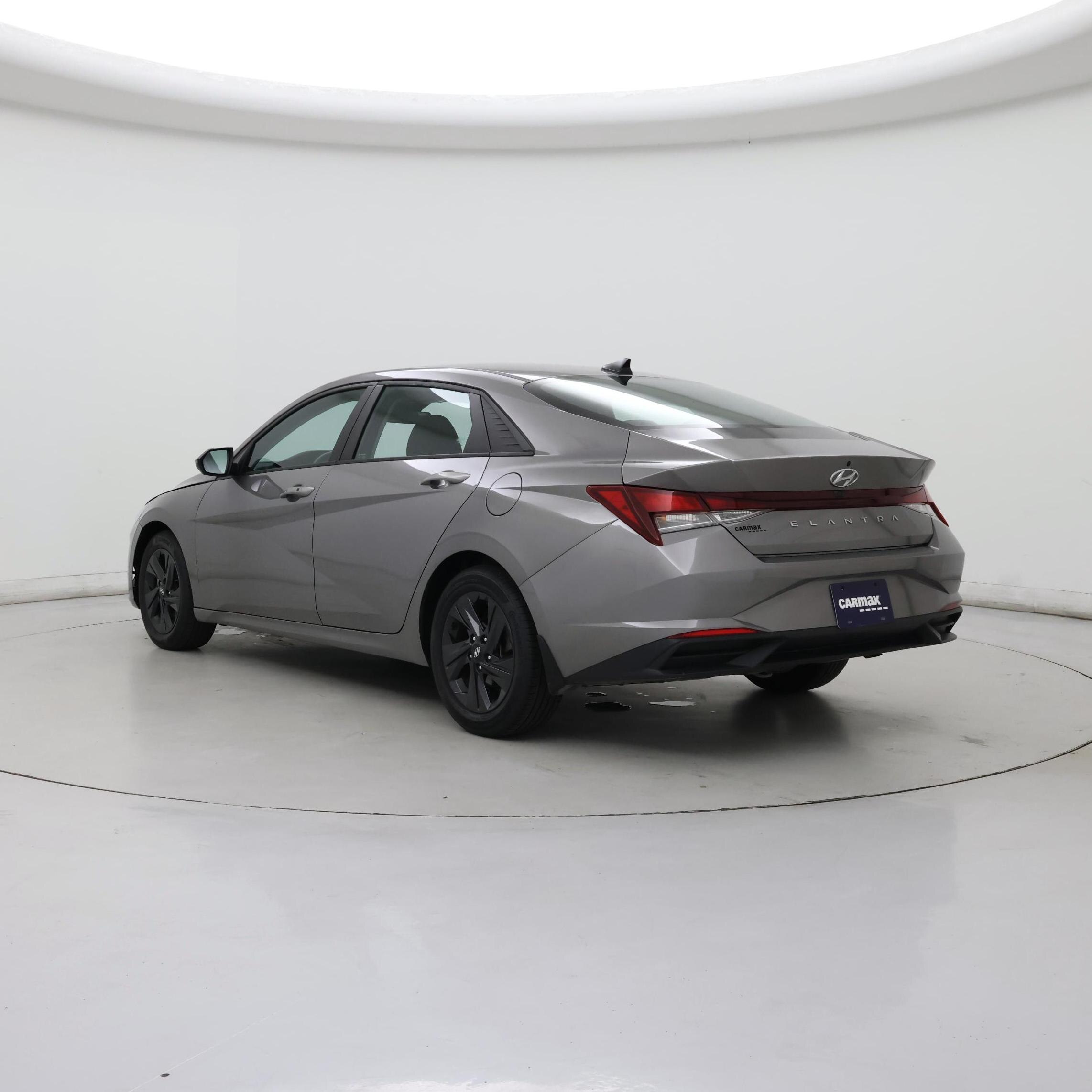 Thumbnail: 2022 Hyundai Elantra - 2