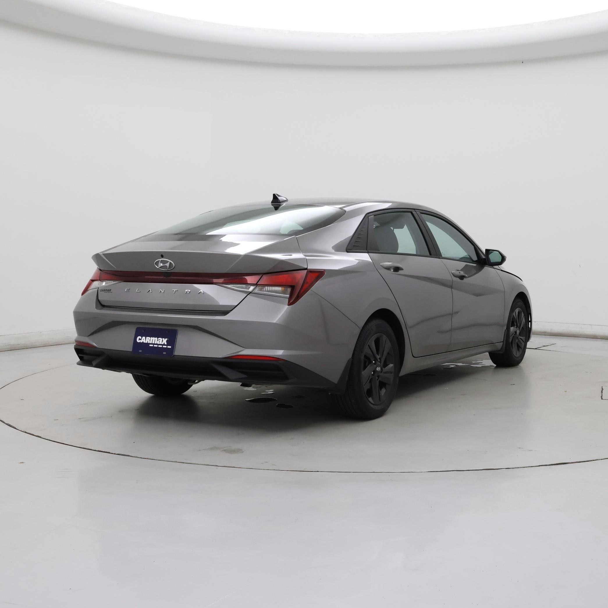 Thumbnail: 2022 Hyundai Elantra - 8