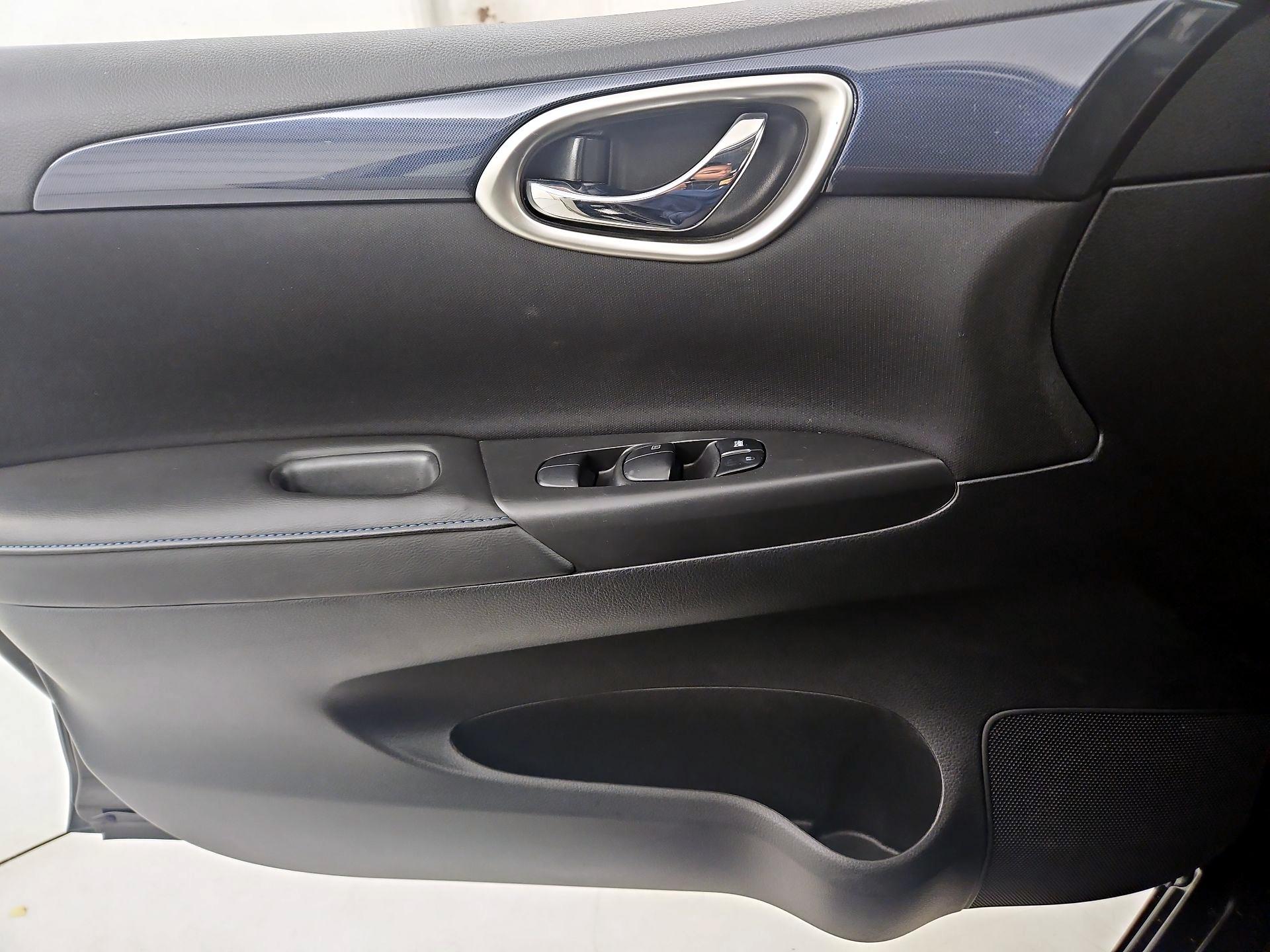 Thumbnail: 2019 Nissan Sentra - 12