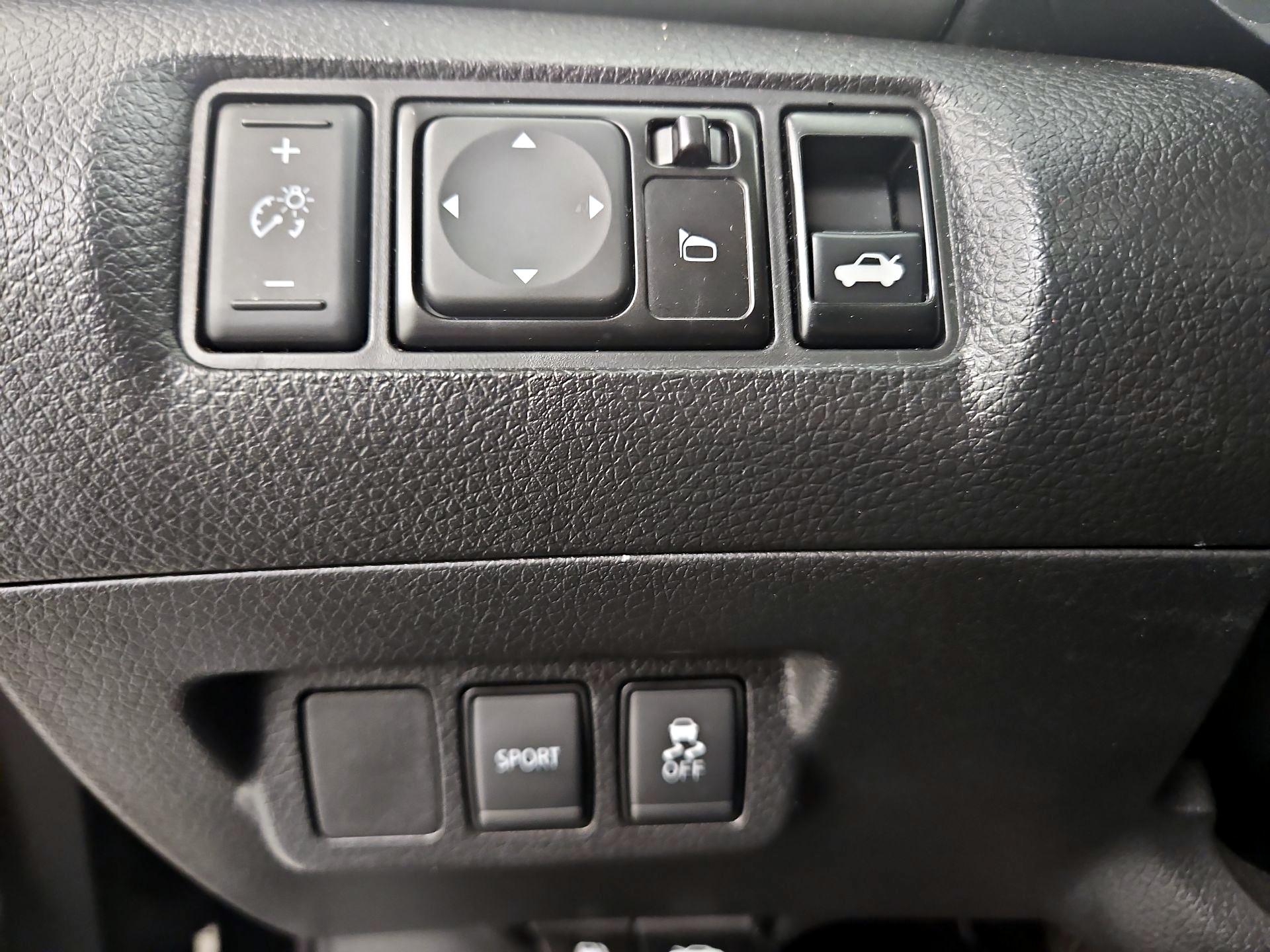 Thumbnail: 2019 Nissan Sentra - 13