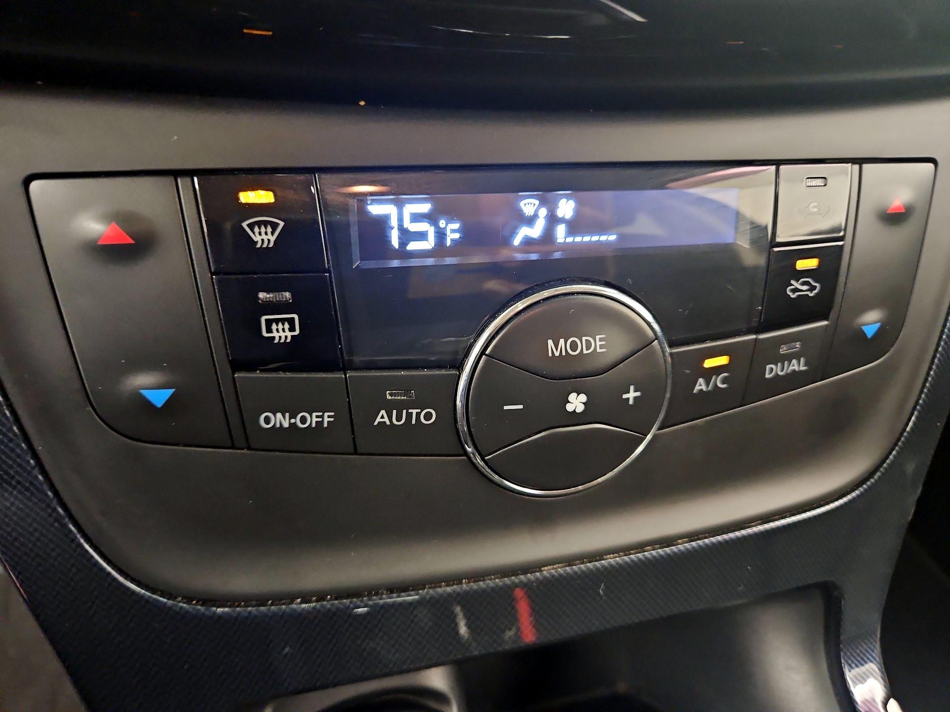 Thumbnail: 2019 Nissan Sentra - 16