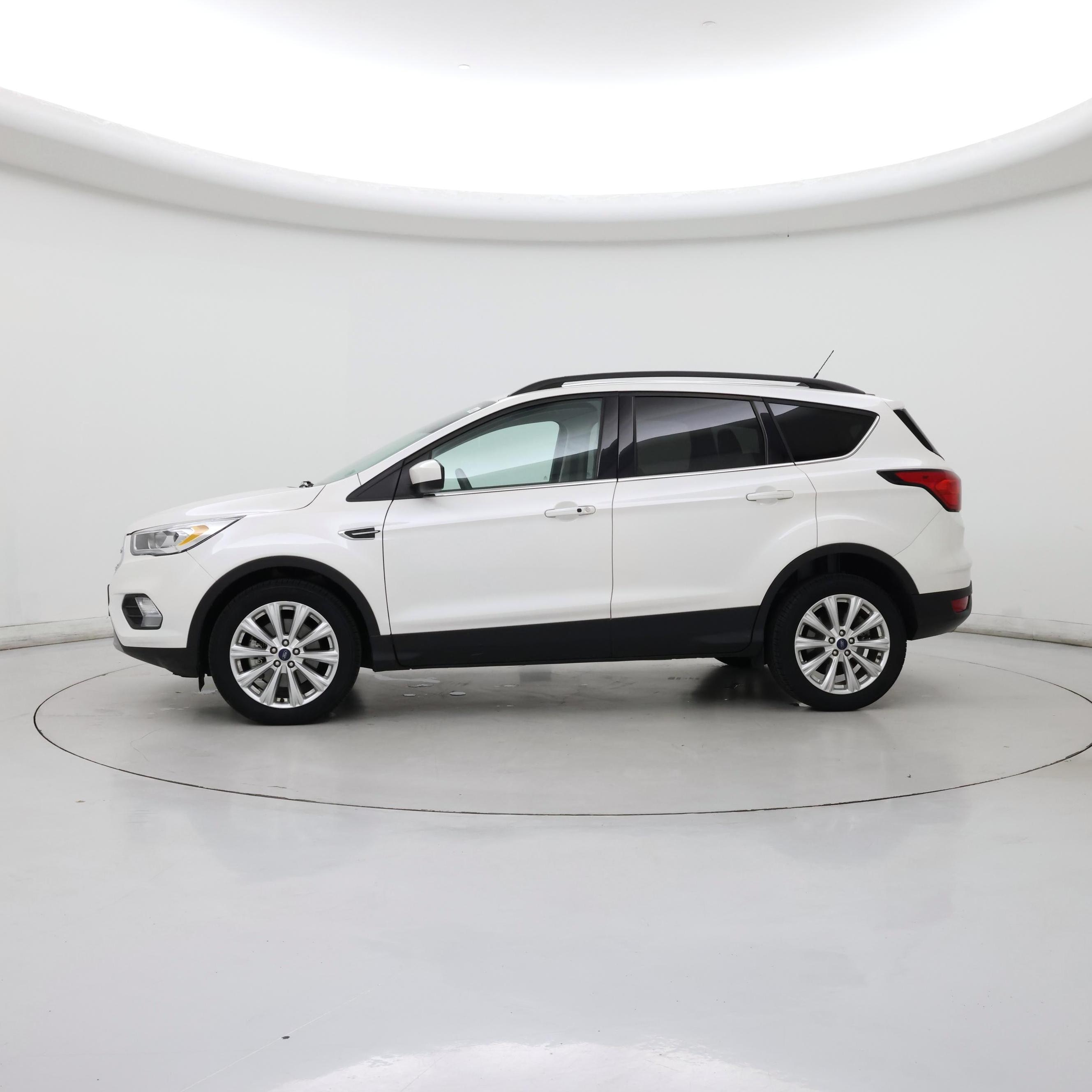 Thumbnail: 2019 Ford Escape - 3