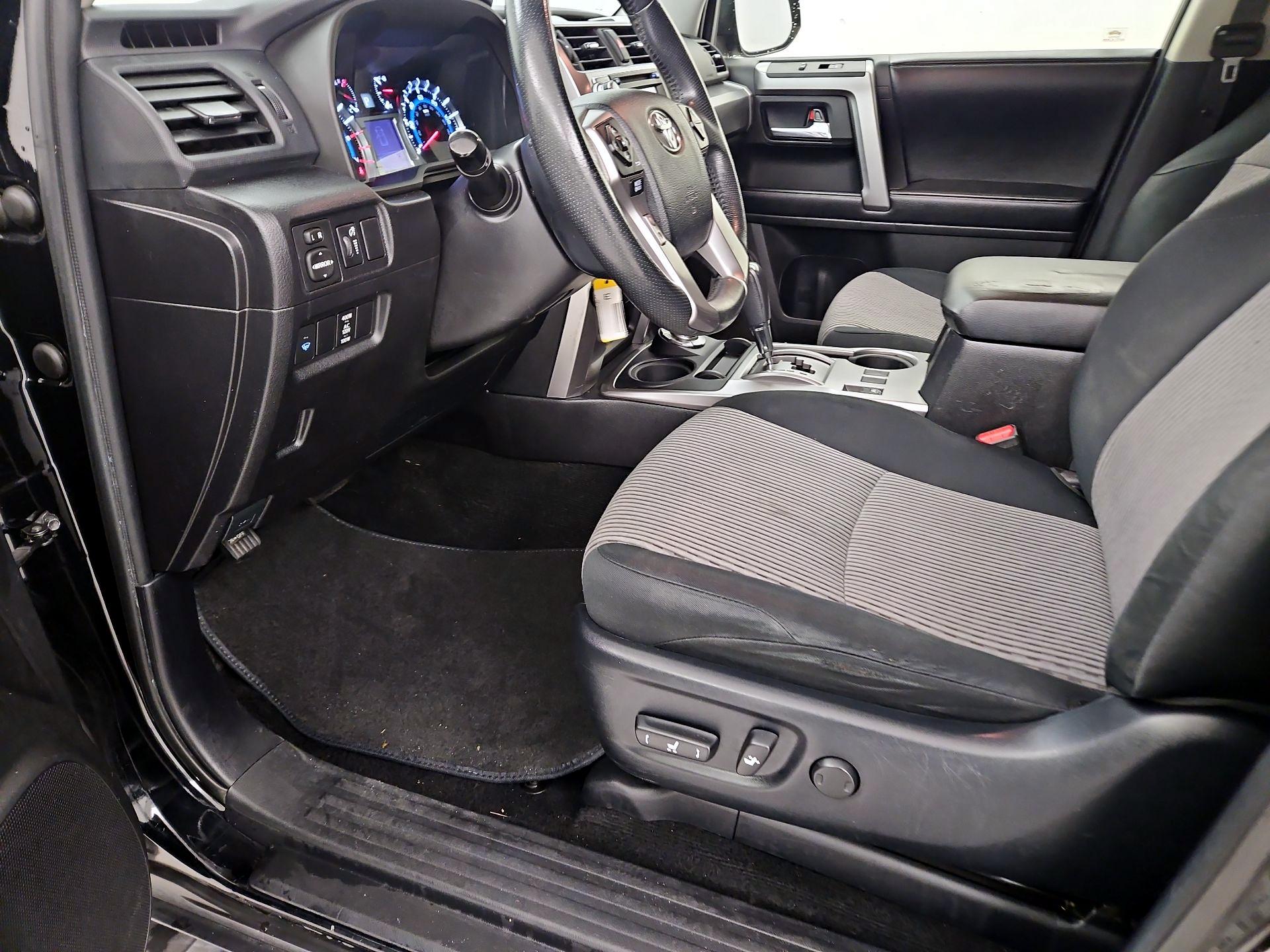 Thumbnail: 2016 Toyota 4Runner - 11
