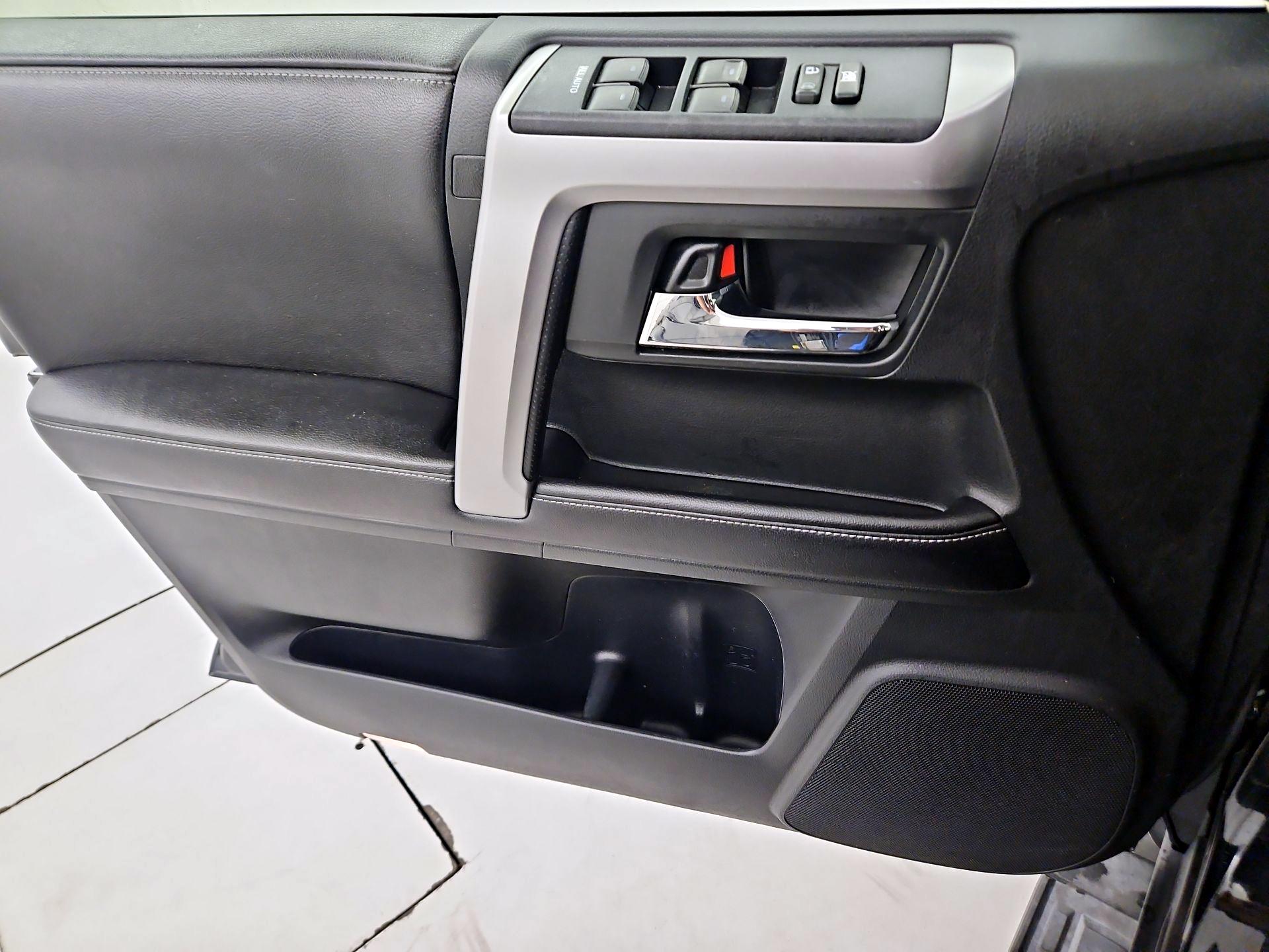 Thumbnail: 2016 Toyota 4Runner - 12