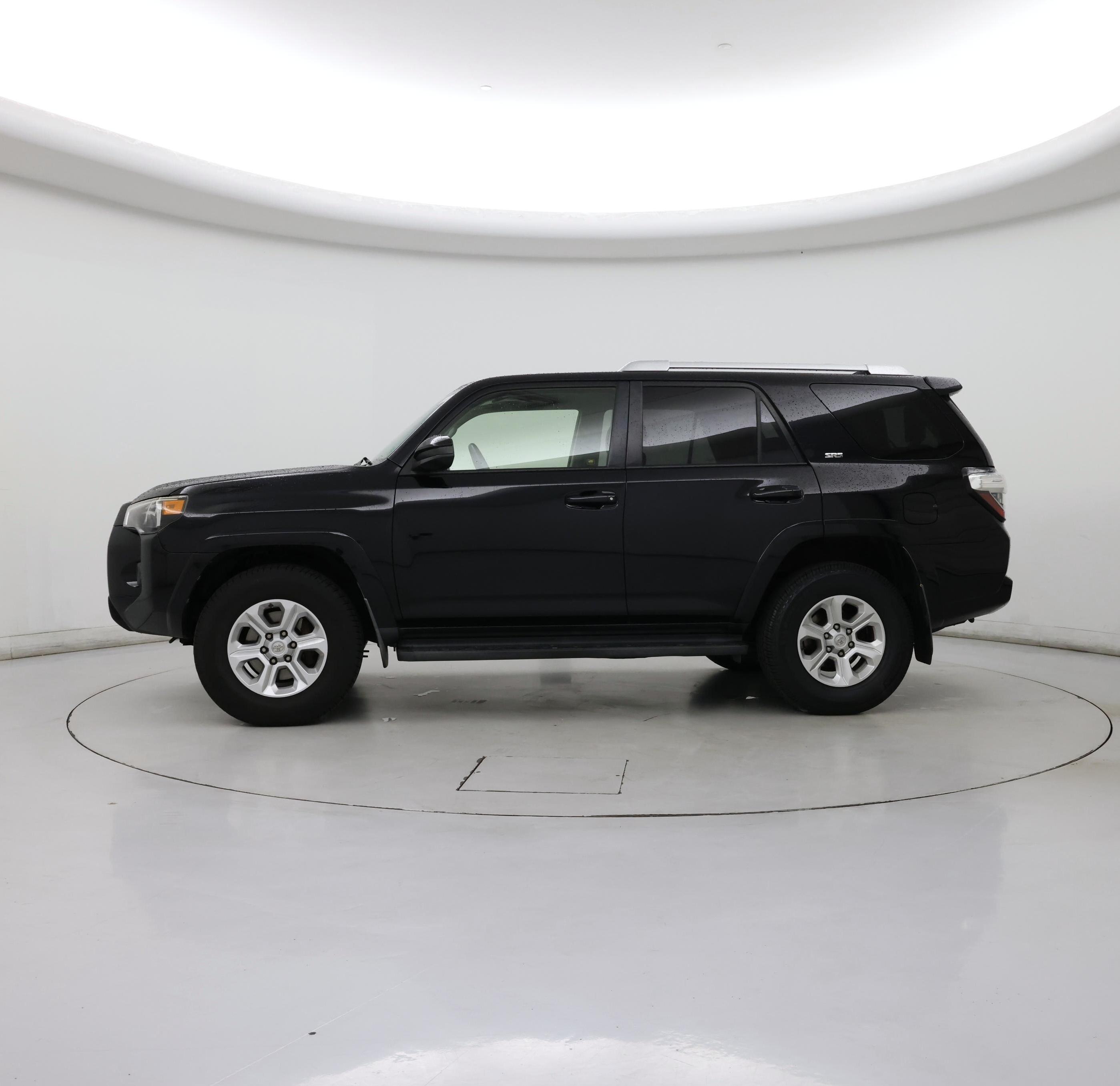 Thumbnail: 2016 Toyota 4Runner - 3