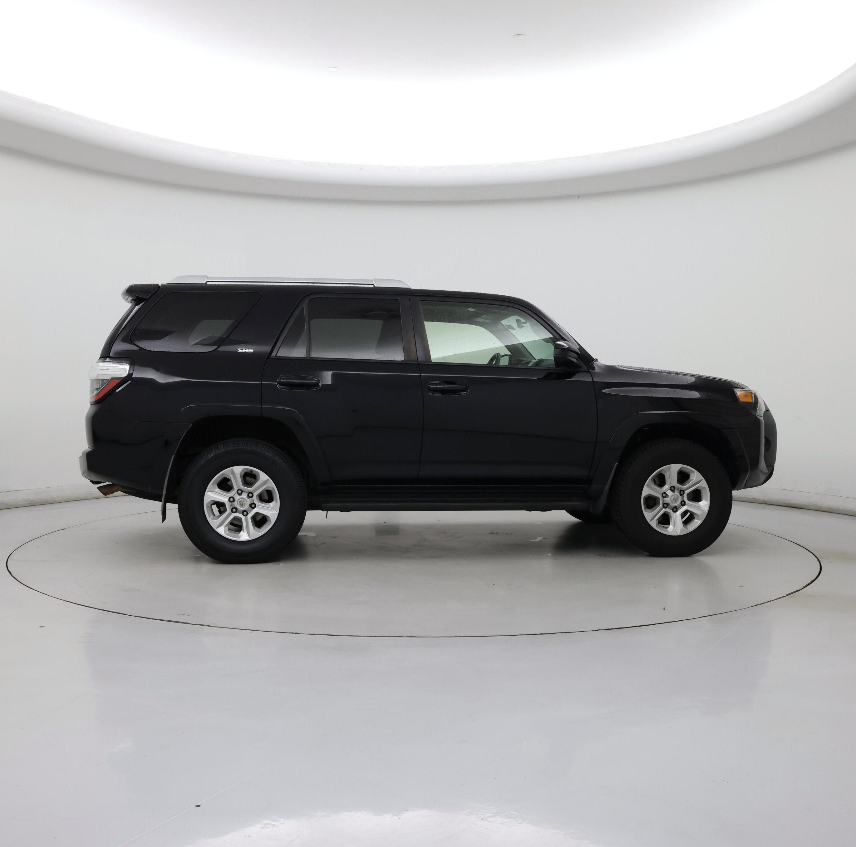 Thumbnail: 2016 Toyota 4Runner - 7