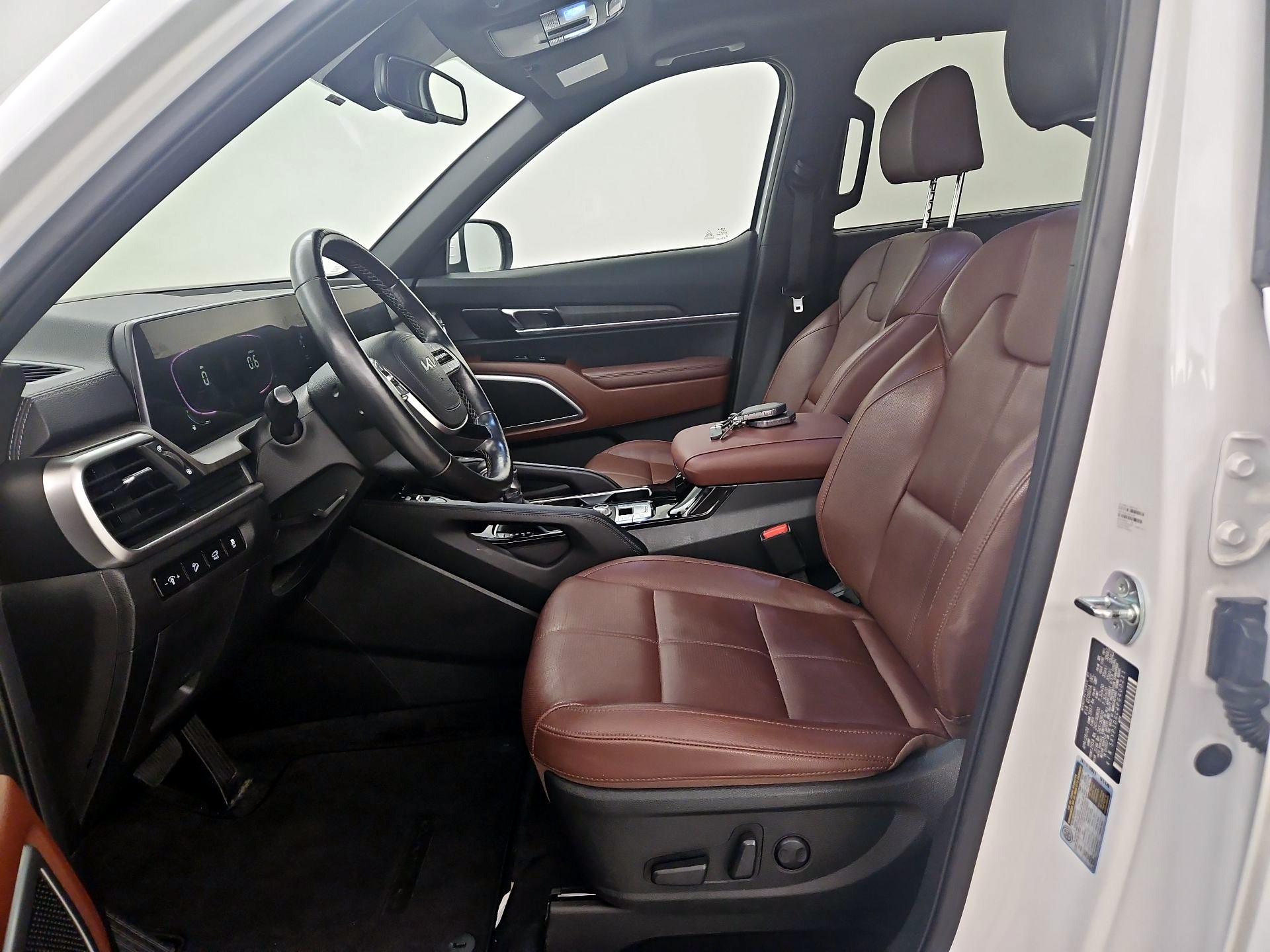 Thumbnail: 2023 Kia Telluride - 11
