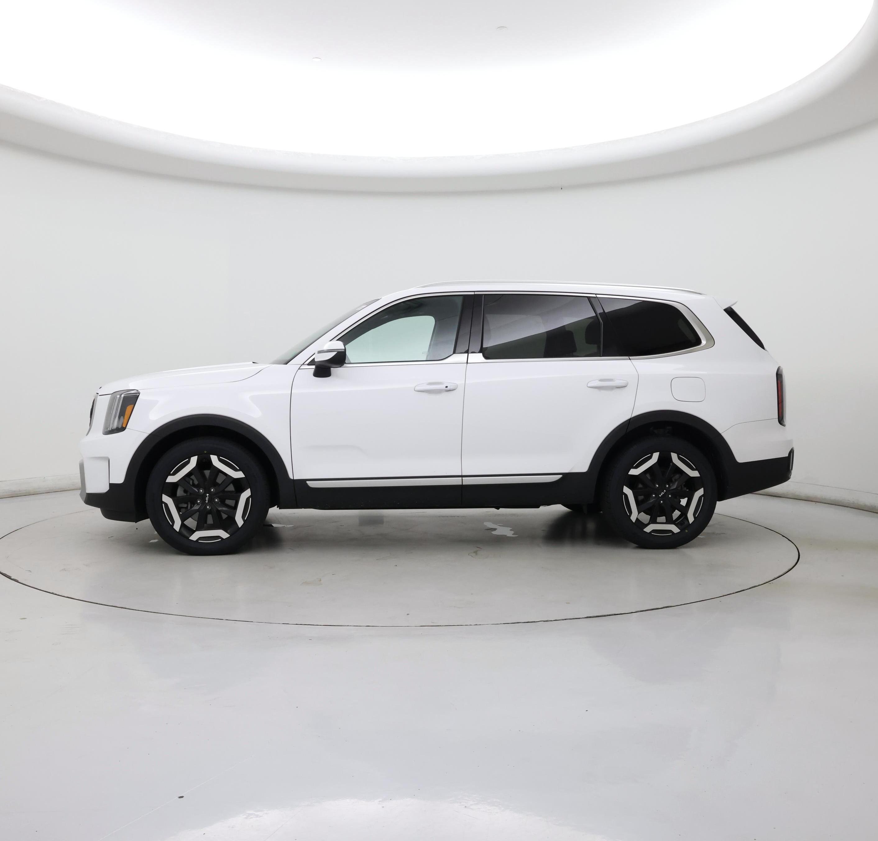 Thumbnail: 2023 Kia Telluride - 3