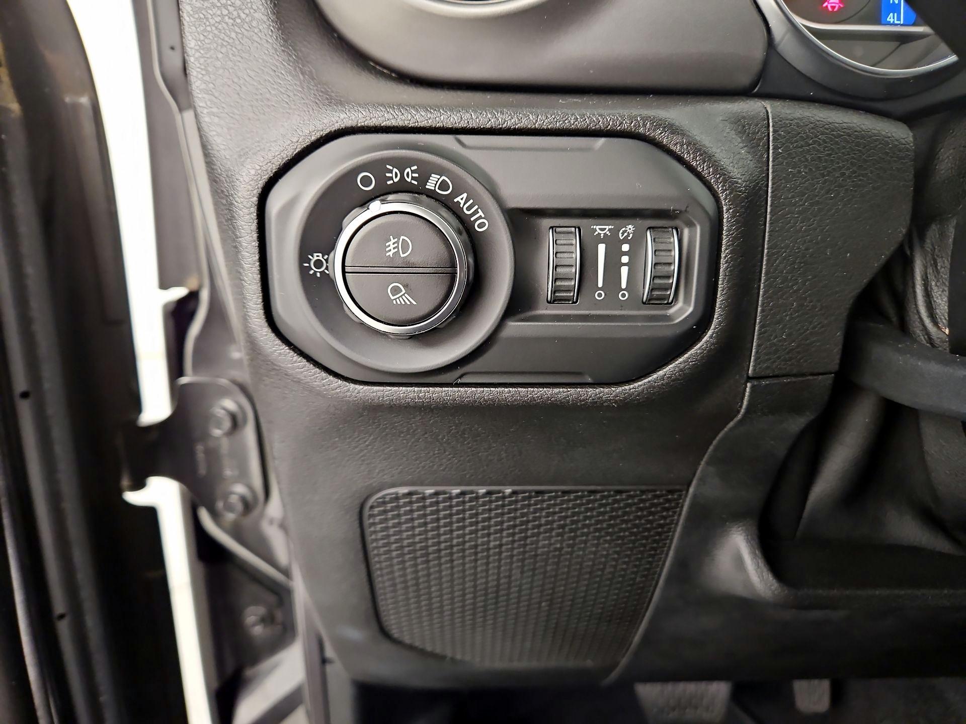 Thumbnail: 2020 Jeep Gladiator - 13