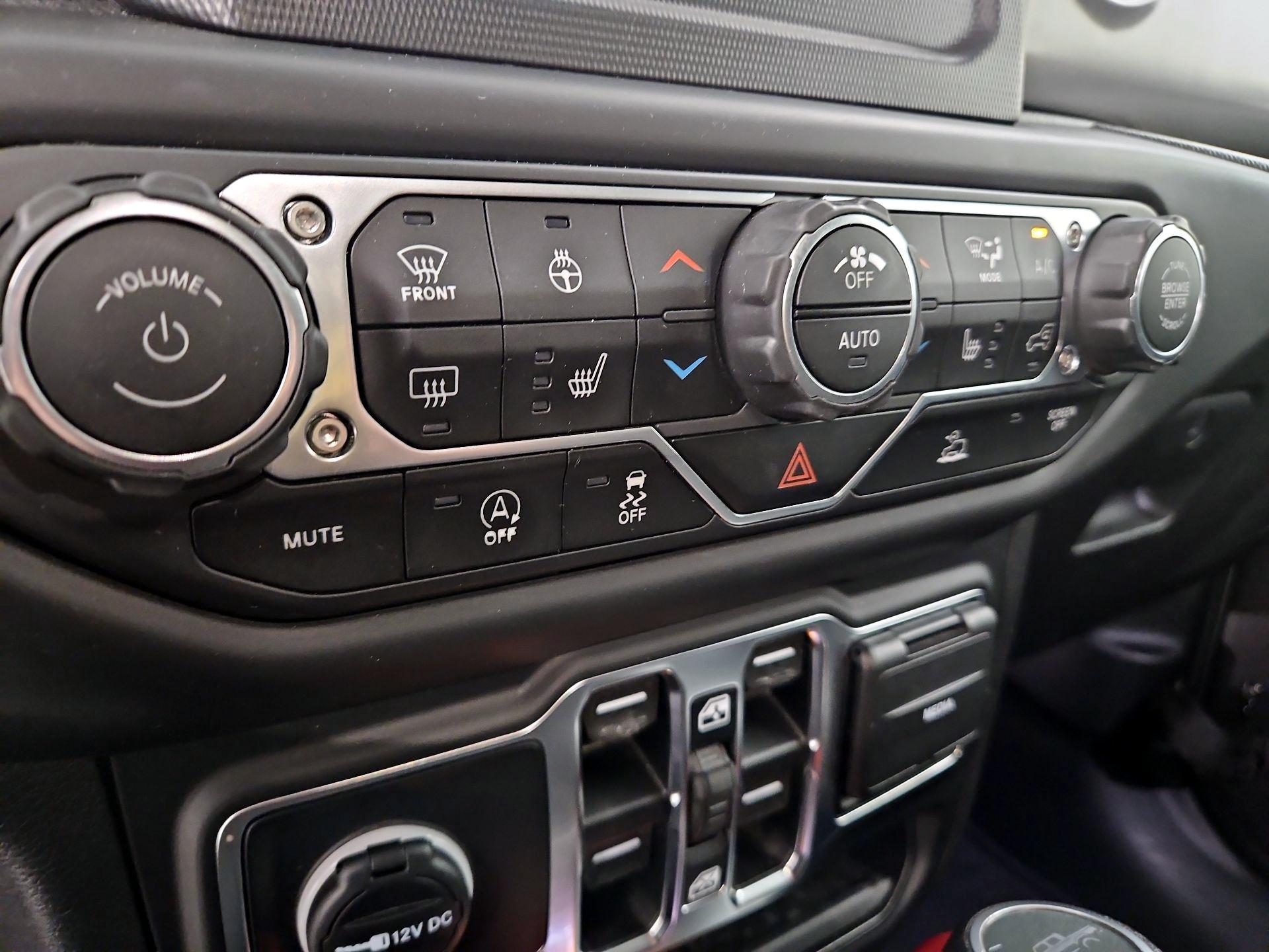 Thumbnail: 2020 Jeep Gladiator - 16