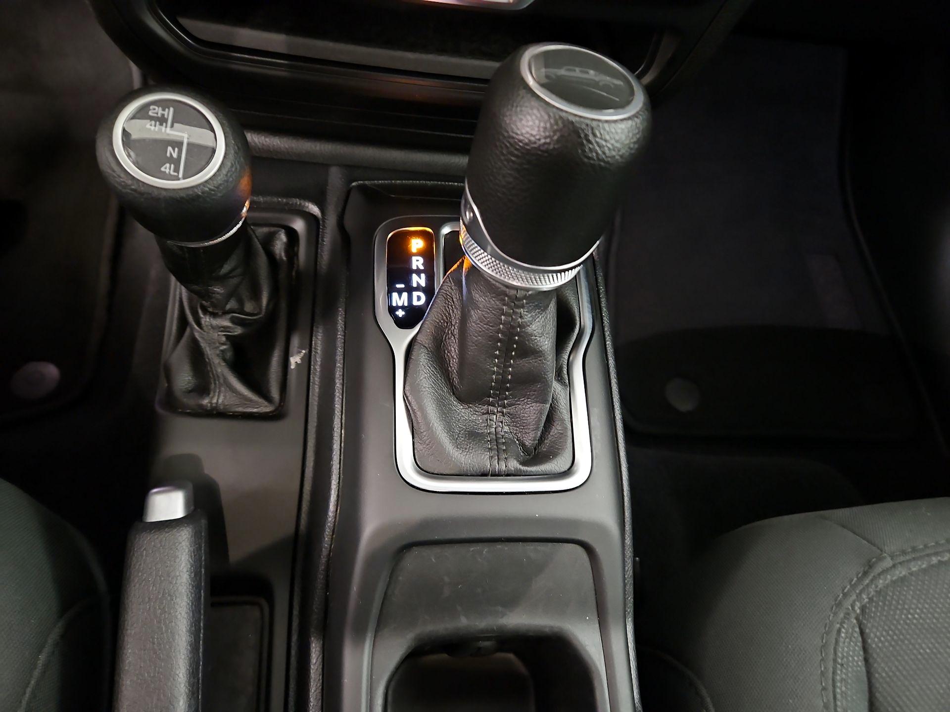 Thumbnail: 2020 Jeep Gladiator - 17
