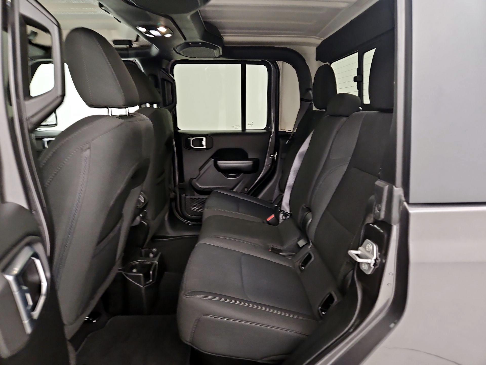 Thumbnail: 2020 Jeep Gladiator - 19