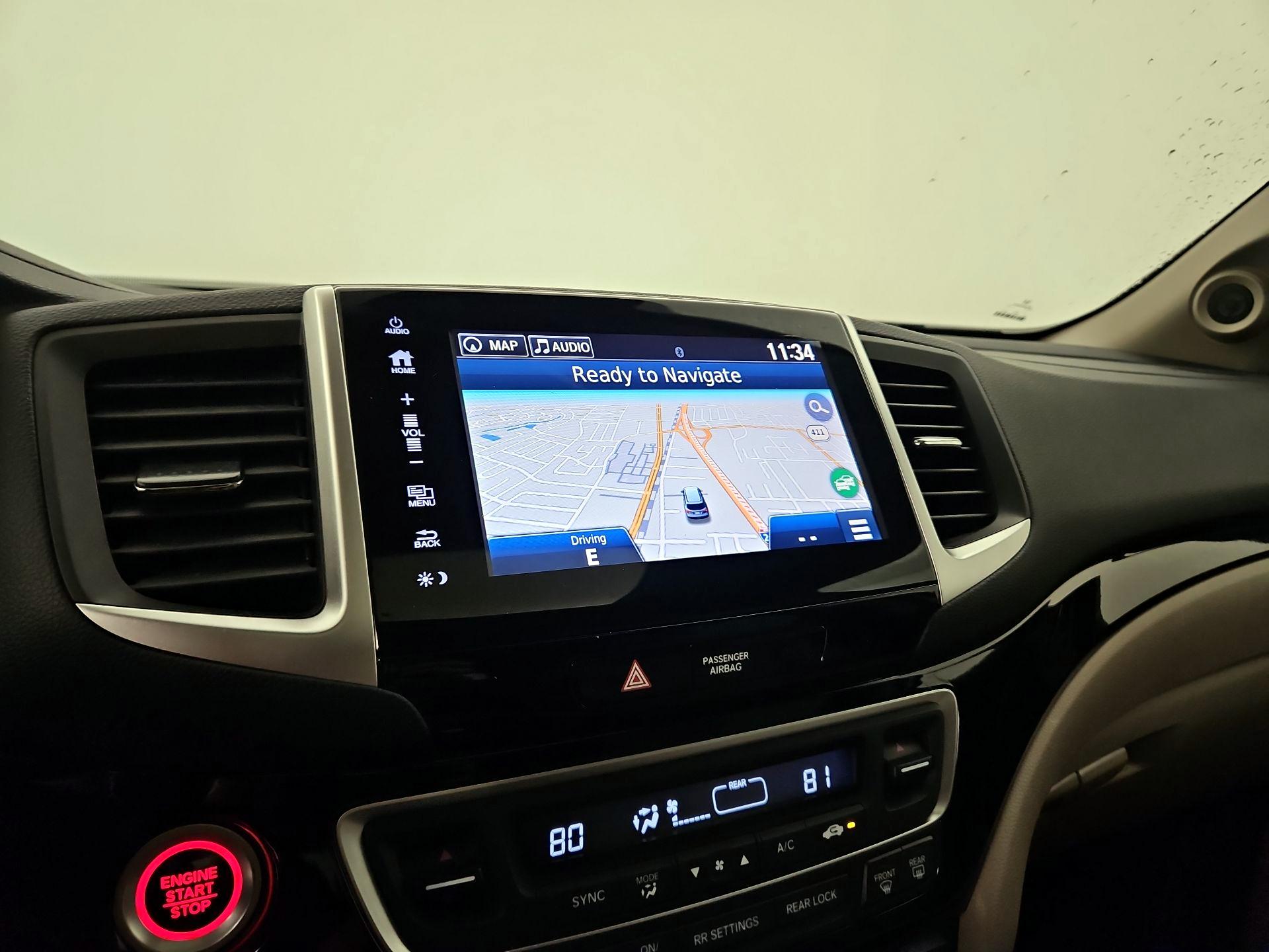 Thumbnail: 2017 Honda Pilot - 14