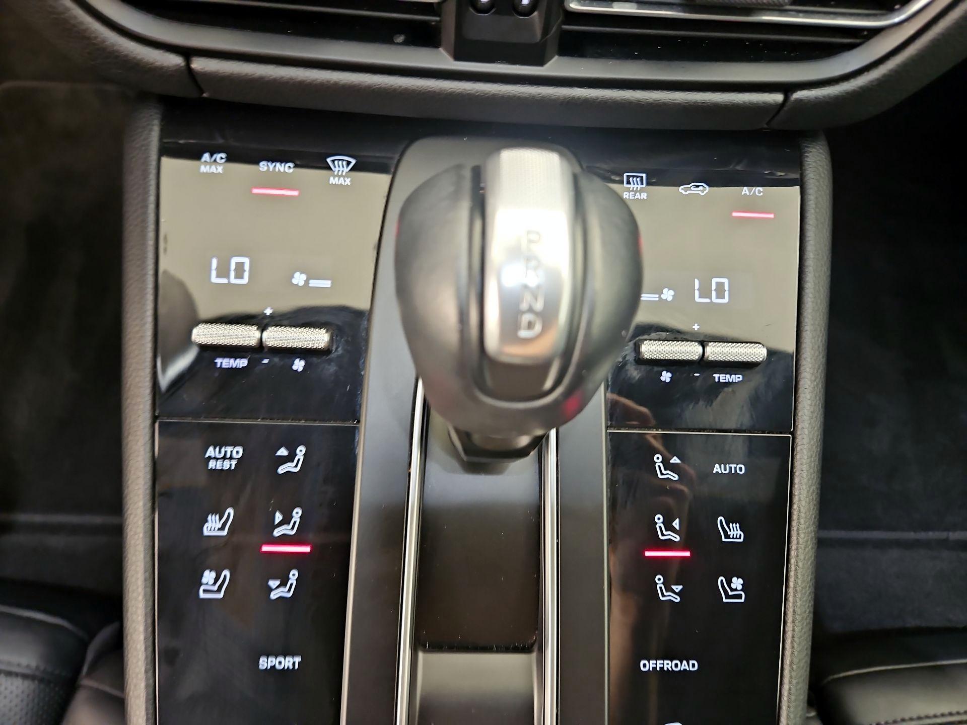 Thumbnail: 2023 Porsche Macan - 17