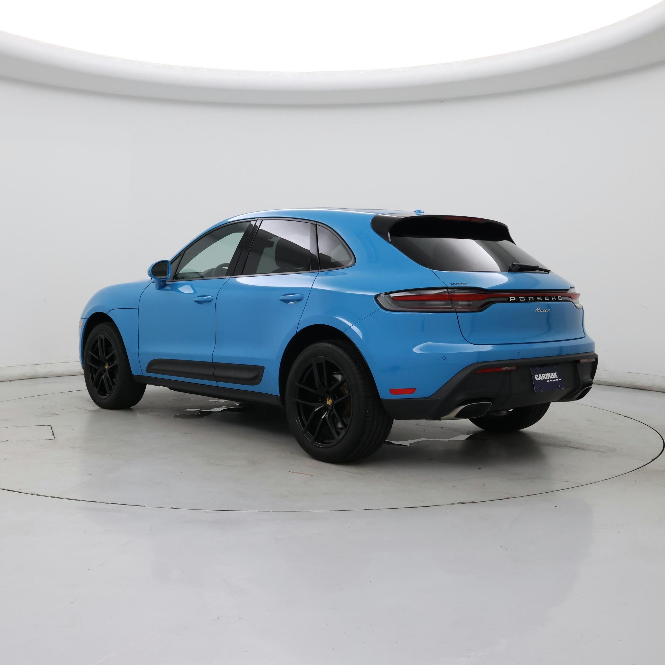 Thumbnail: 2023 Porsche Macan - 2