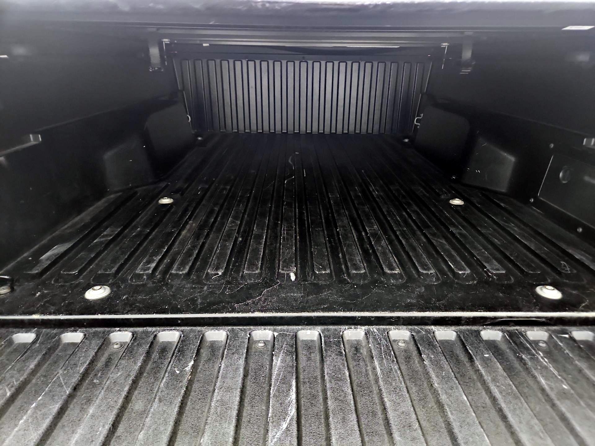 Thumbnail: 2022 Toyota Tacoma - 20