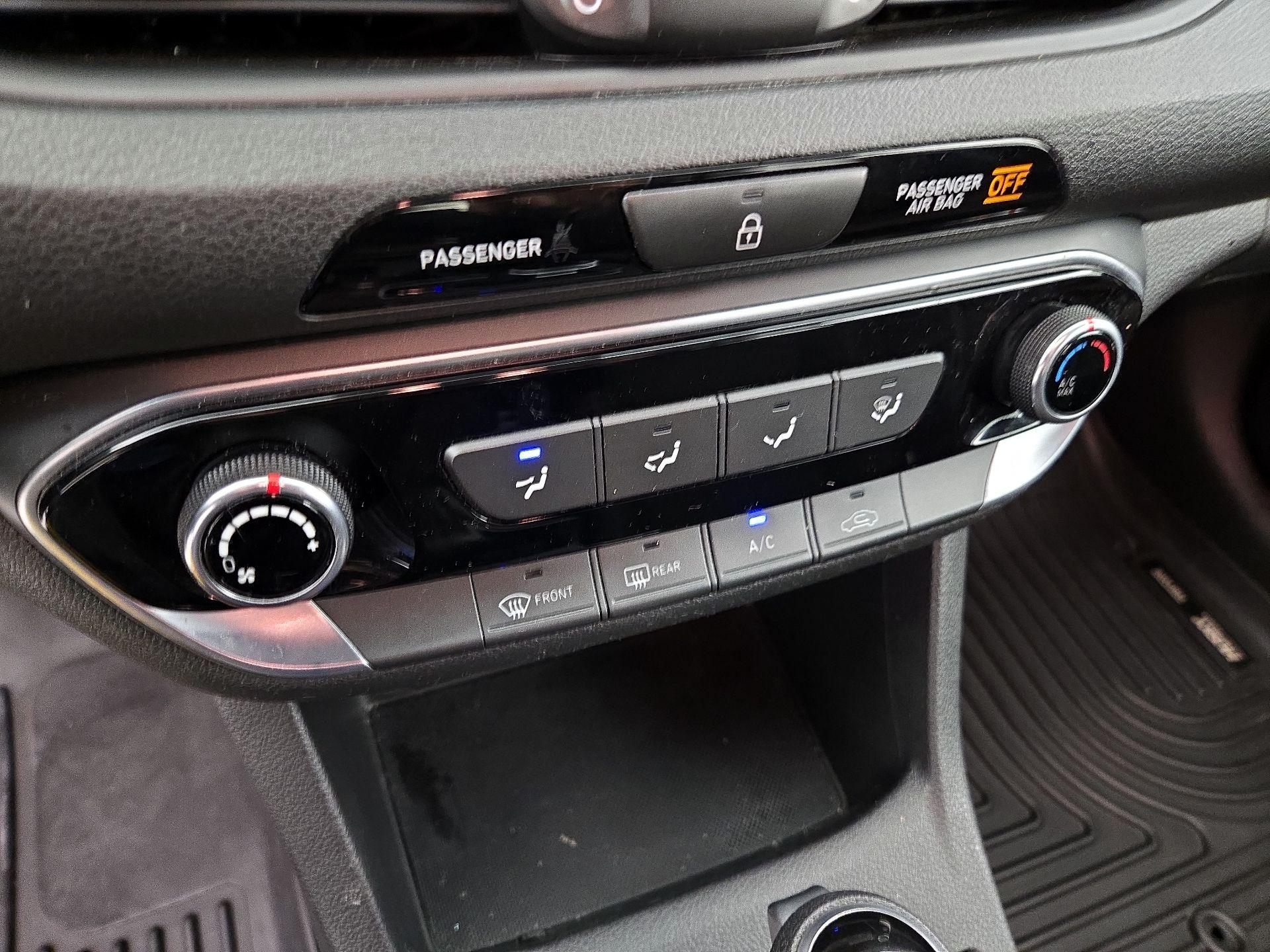 Thumbnail: 2018 Hyundai Elantra - 16