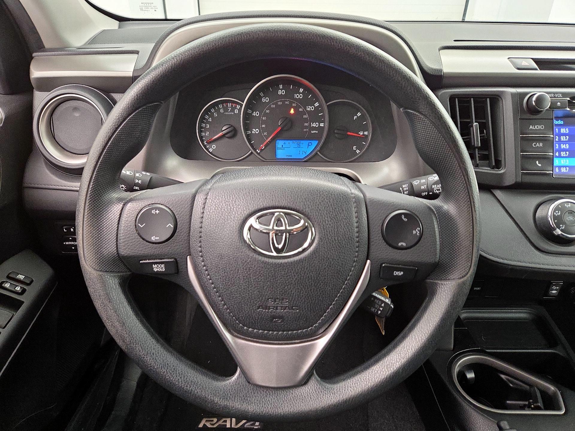 Thumbnail: 2016 Toyota RAV4 - 10