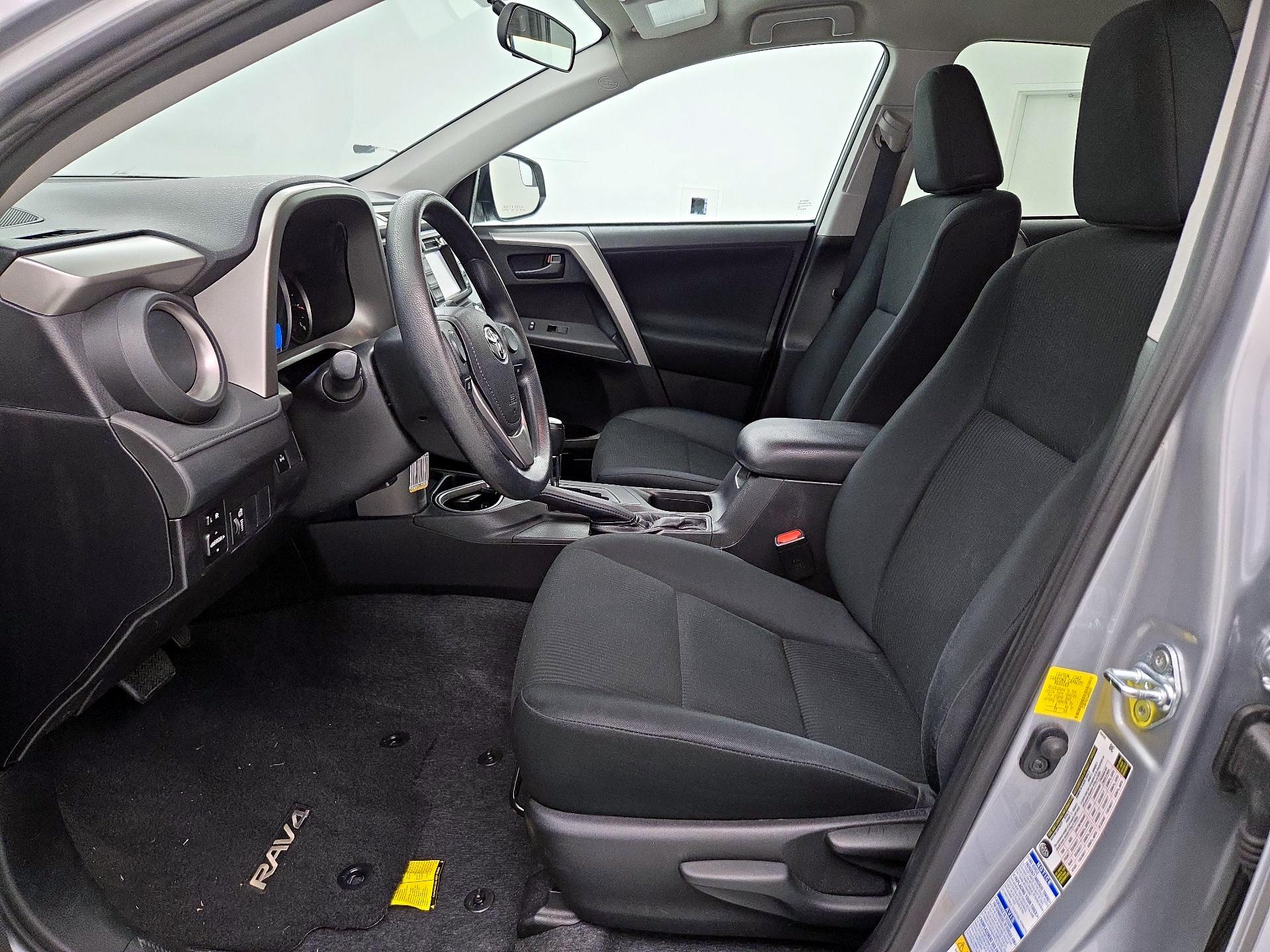 Thumbnail: 2016 Toyota RAV4 - 11