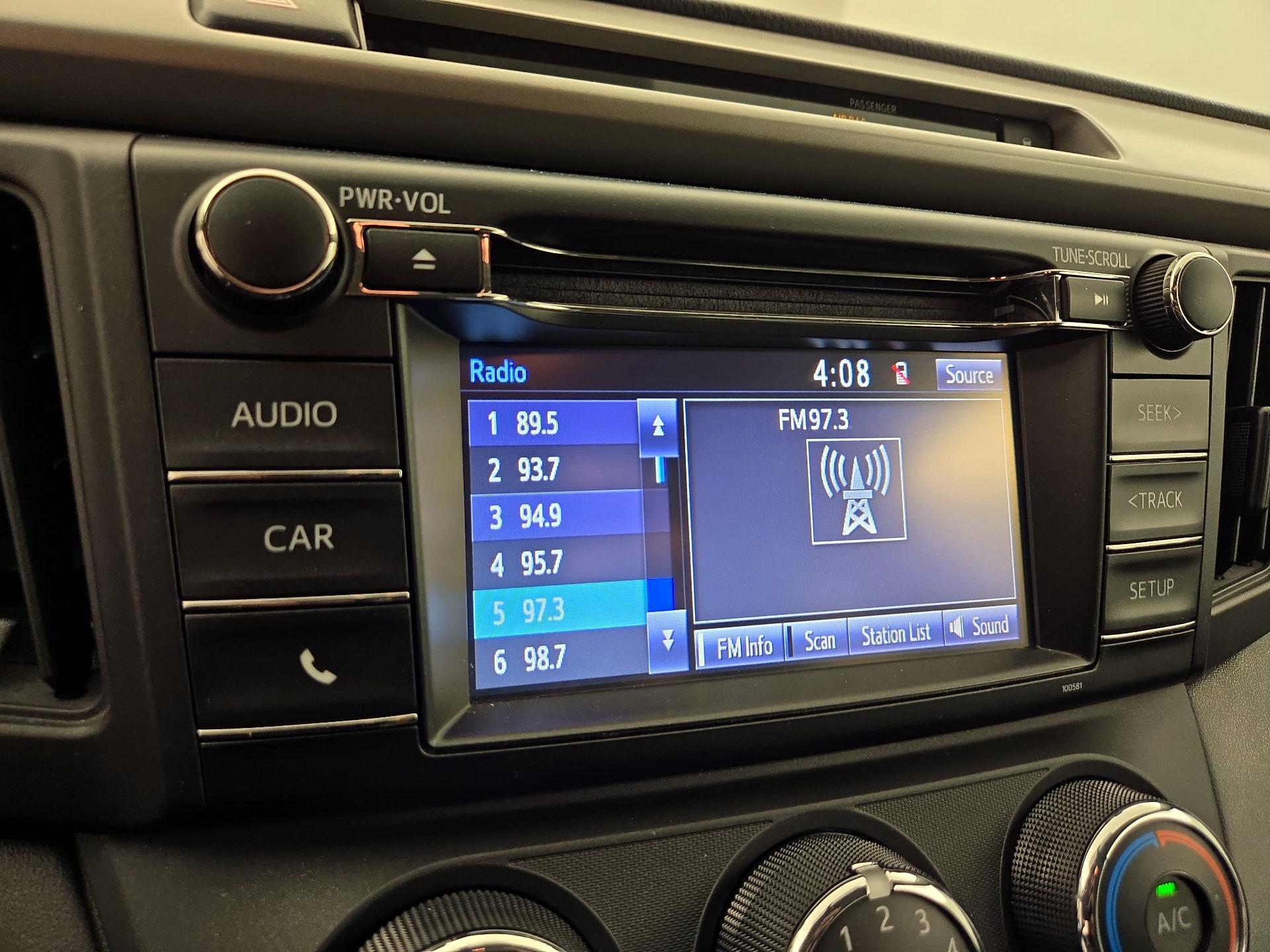 Thumbnail: 2016 Toyota RAV4 - 15