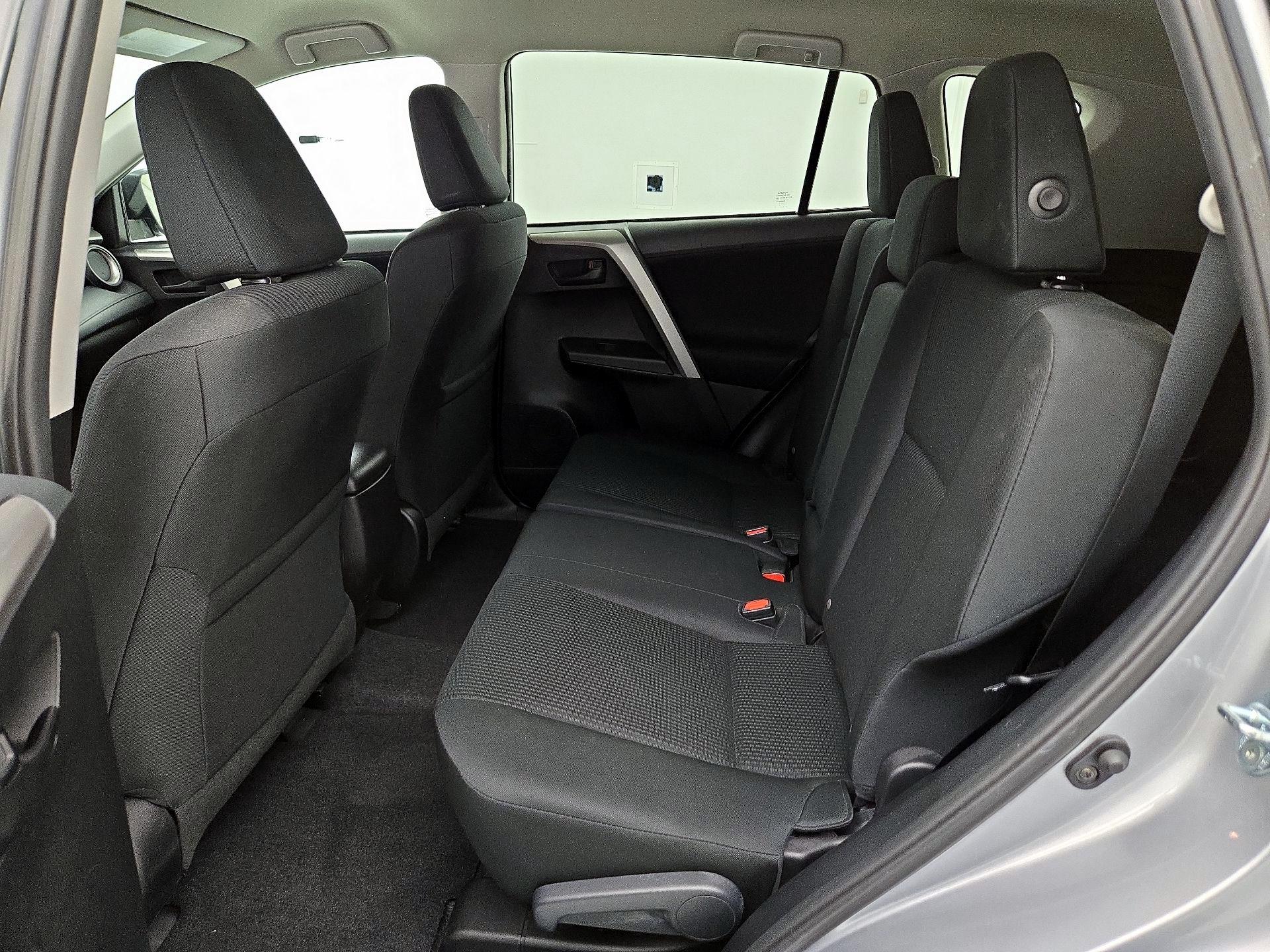 Thumbnail: 2016 Toyota RAV4 - 19