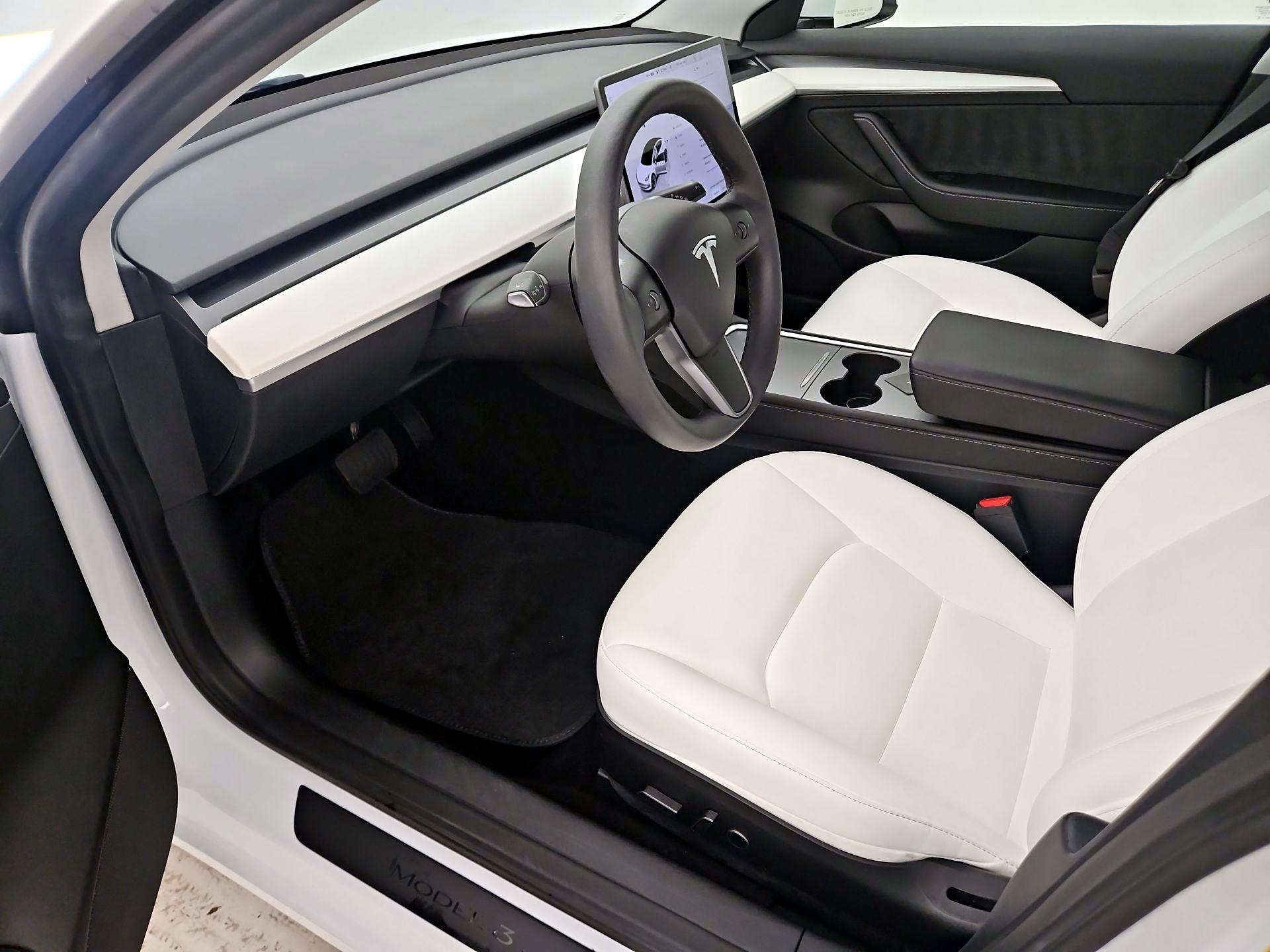 Thumbnail: 2023 Tesla Model 3 - 11