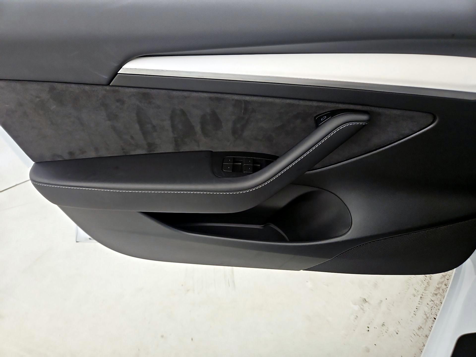 Thumbnail: 2023 Tesla Model 3 - 12