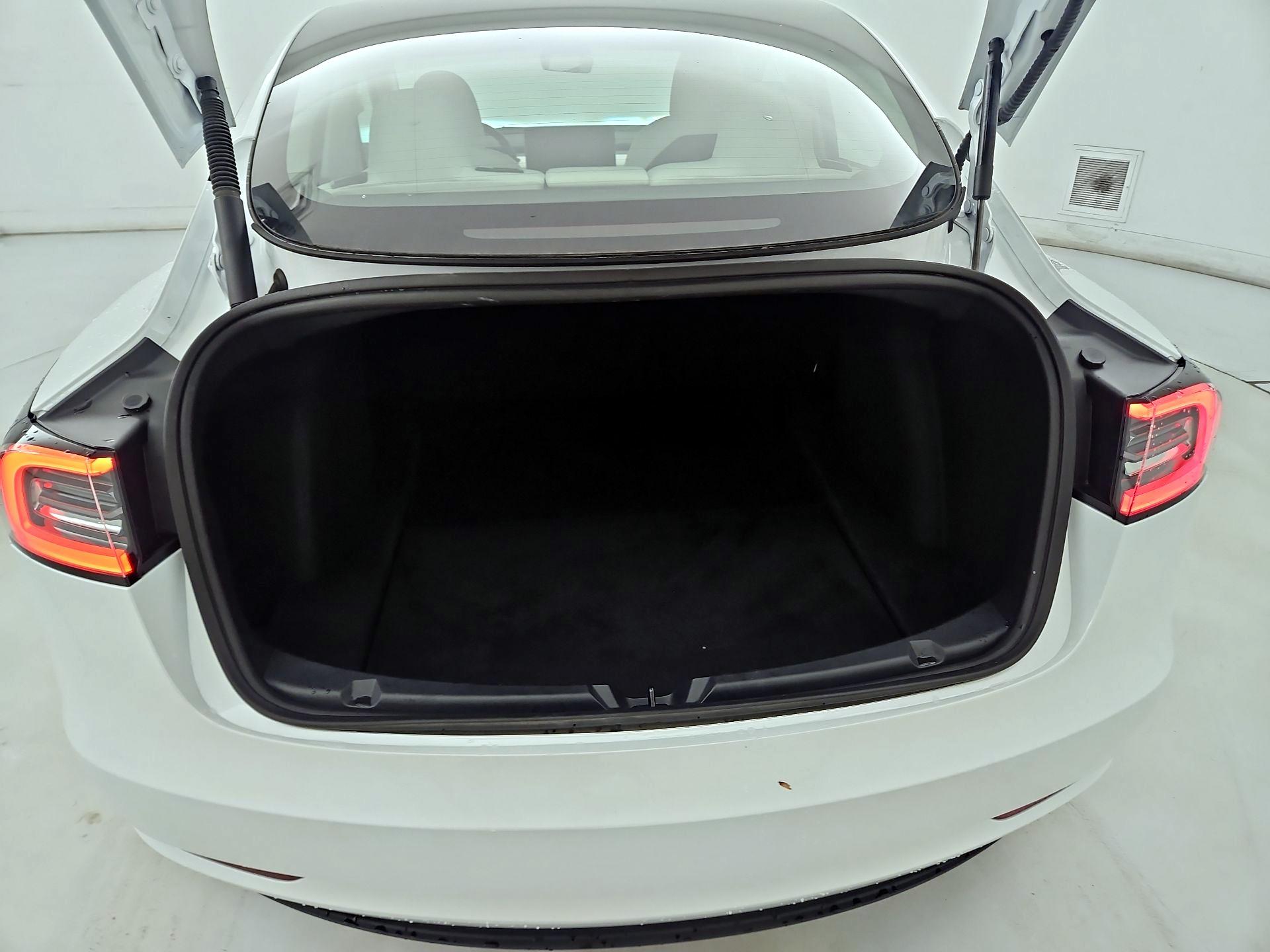 Thumbnail: 2023 Tesla Model 3 - 20