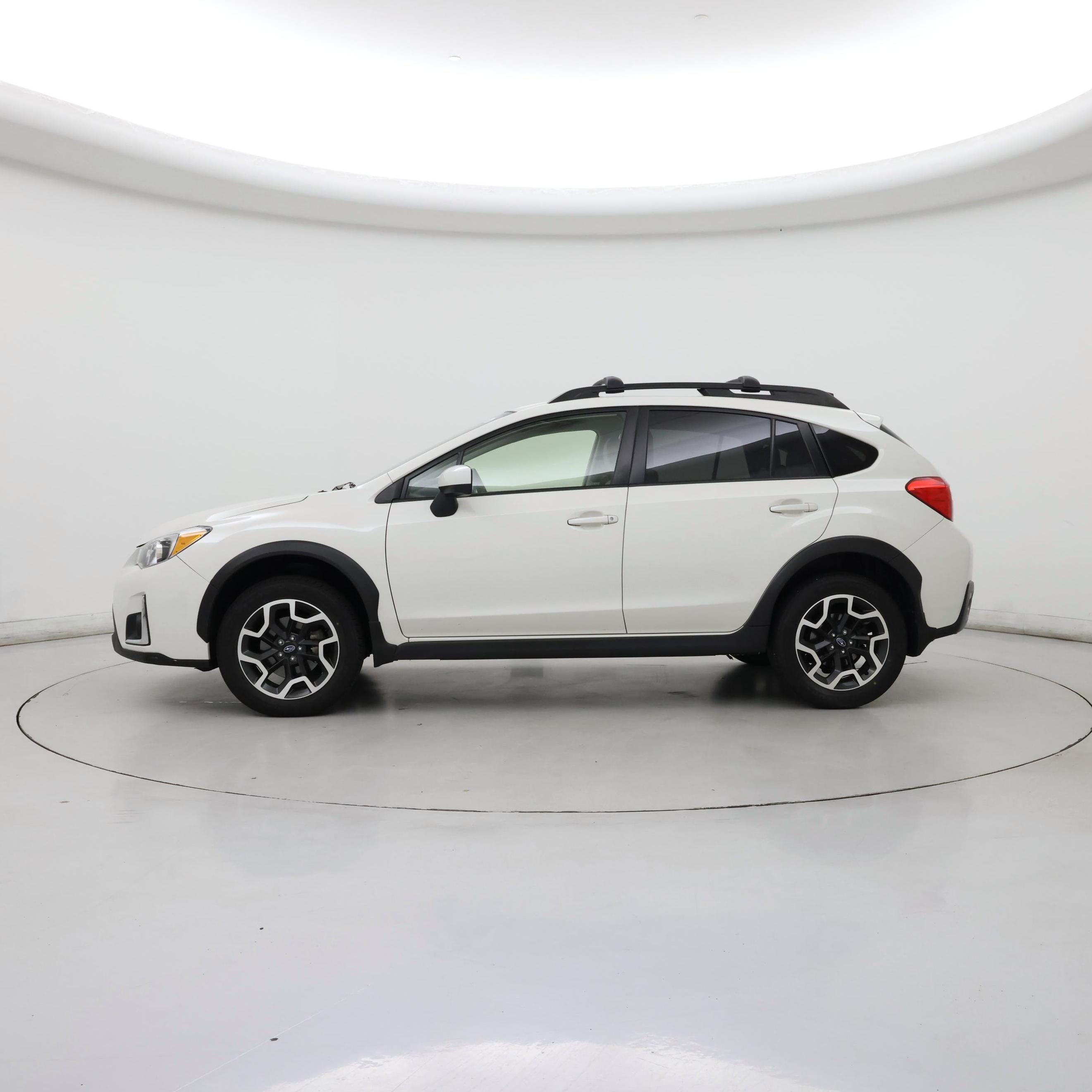 Thumbnail: 2017 Subaru Crosstrek - 3