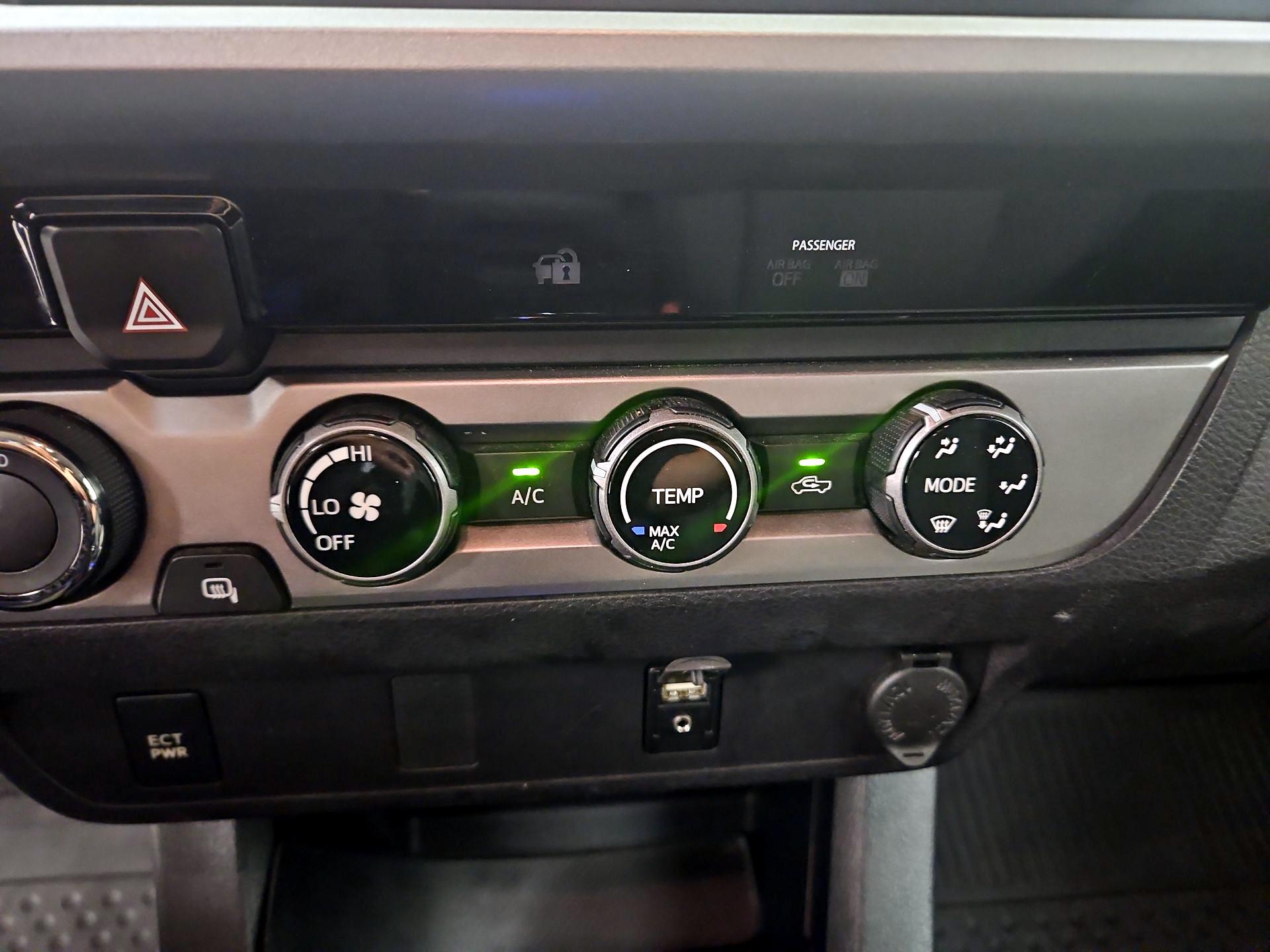 Thumbnail: 2017 Toyota Tacoma - 15
