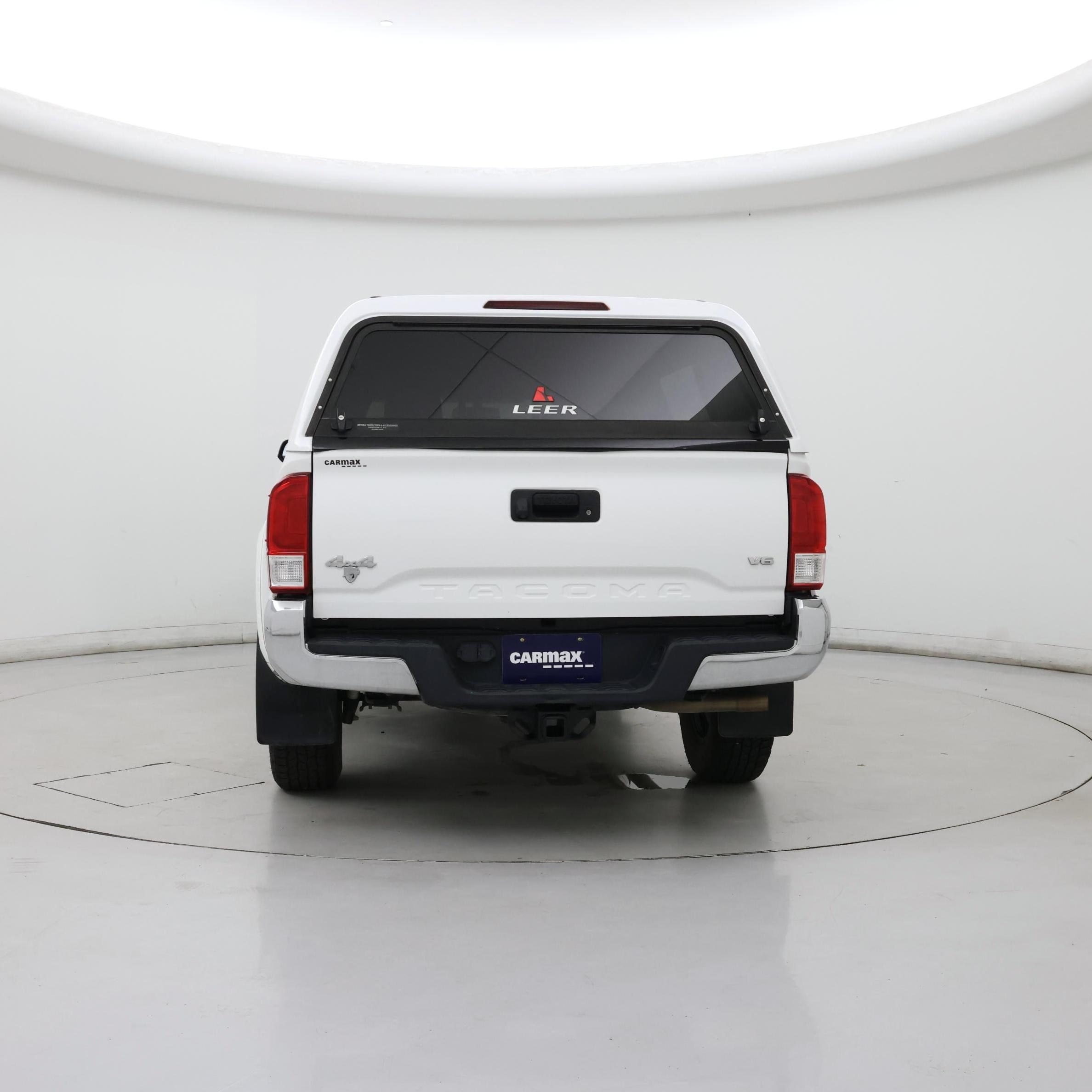 Thumbnail: 2017 Toyota Tacoma - 6