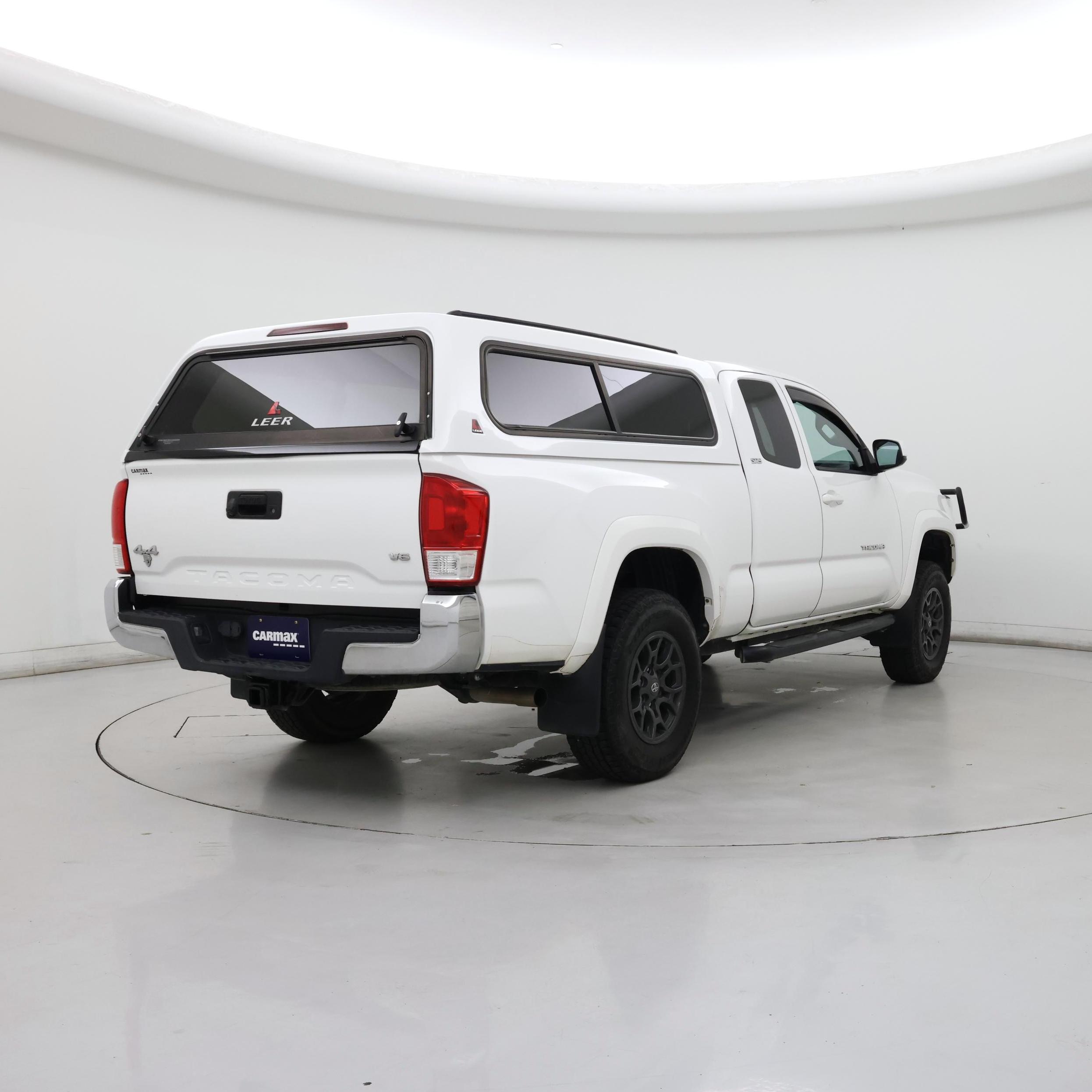 Thumbnail: 2017 Toyota Tacoma - 8