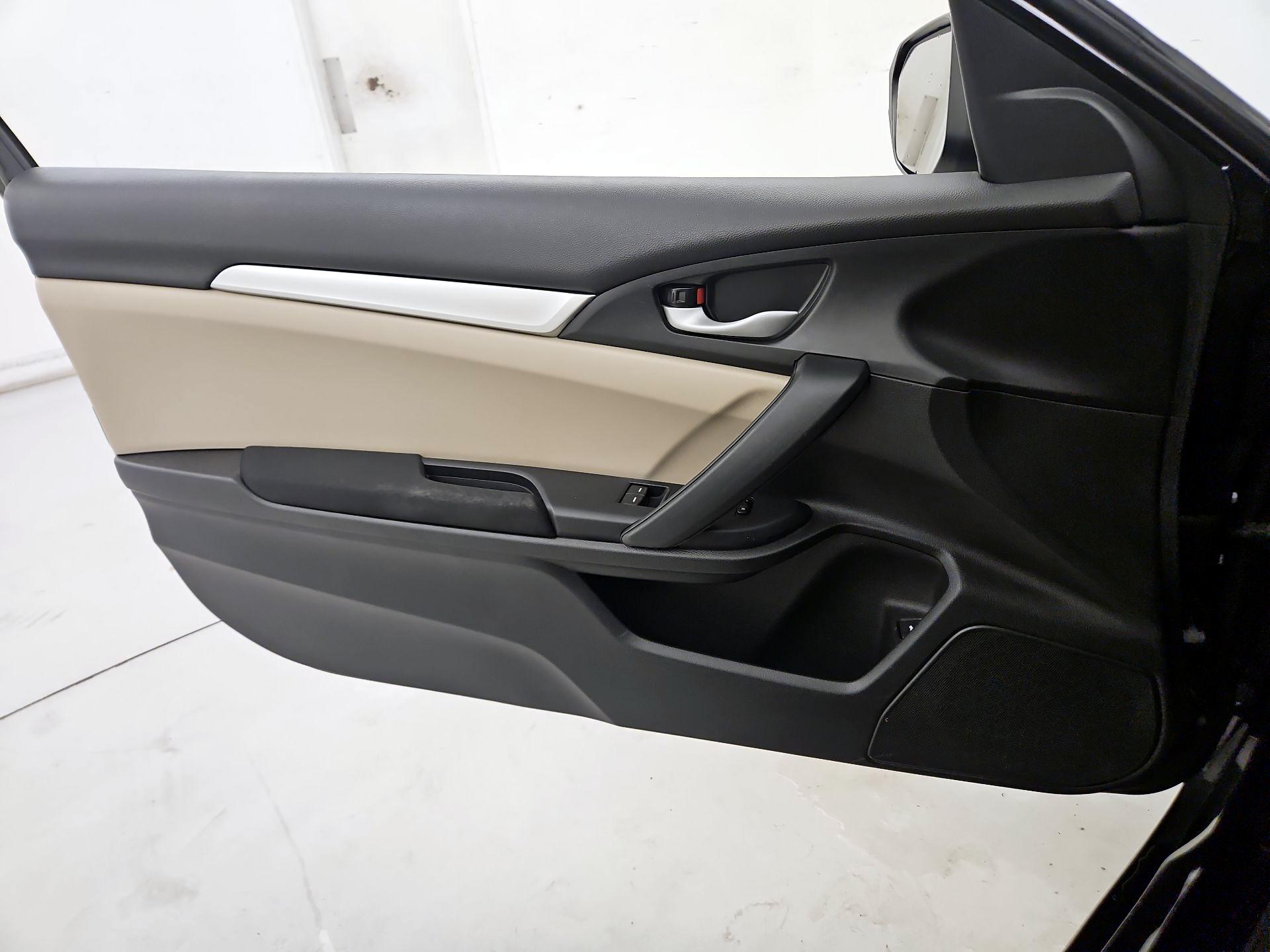 Thumbnail: 2017 Honda Civic - 12