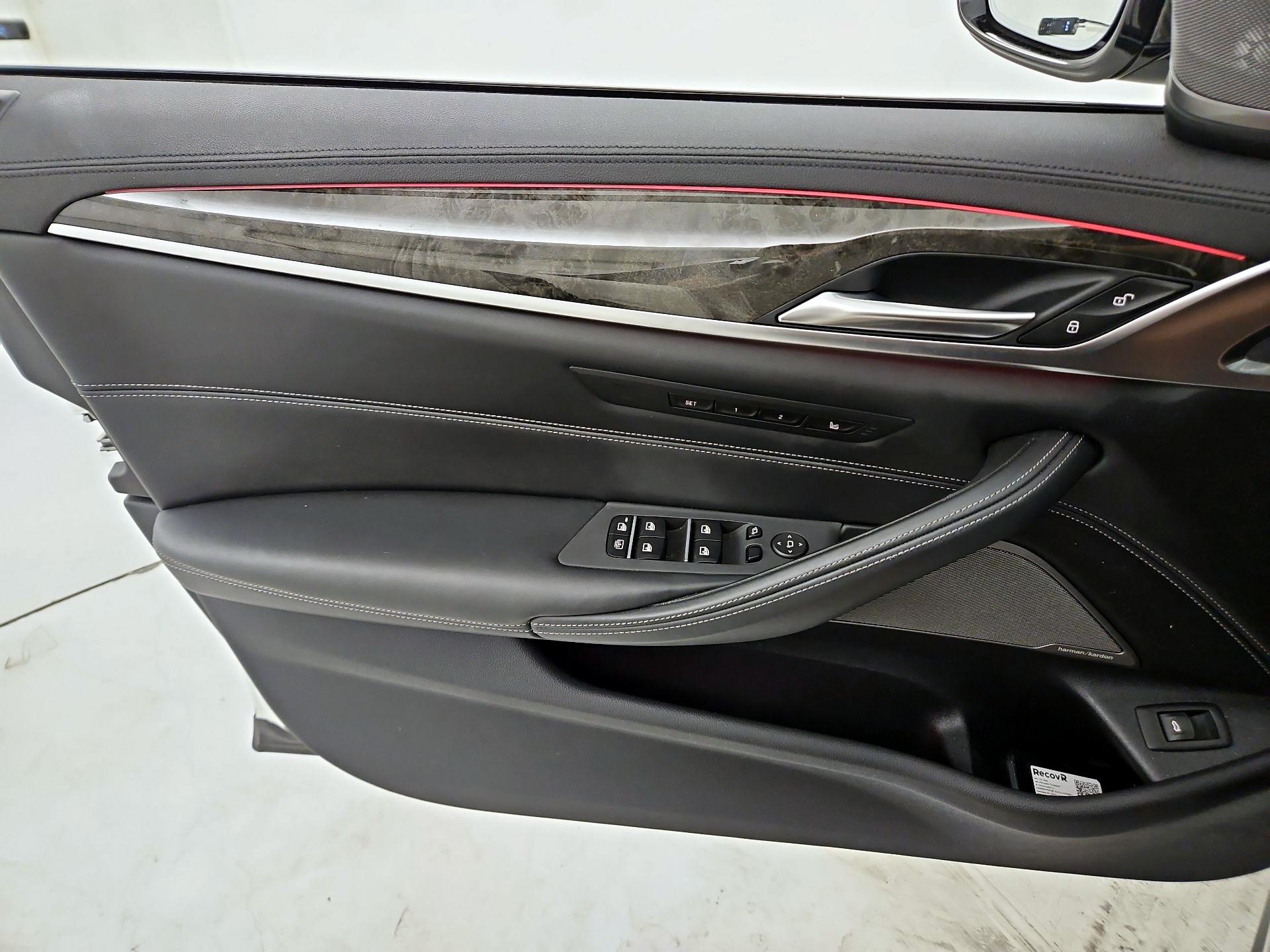 Thumbnail: 2020 BMW 5 Series - 12