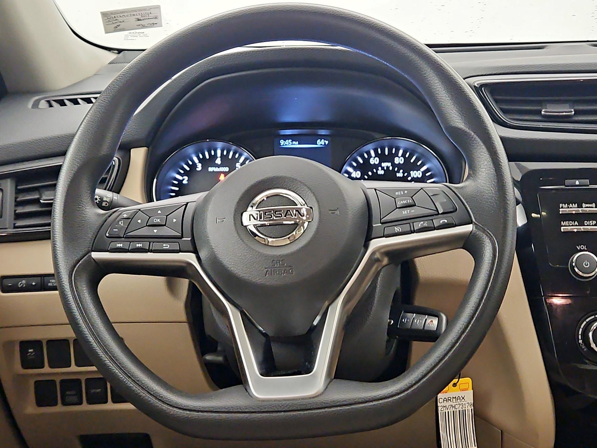 Thumbnail: 2017 Nissan Rogue - 10