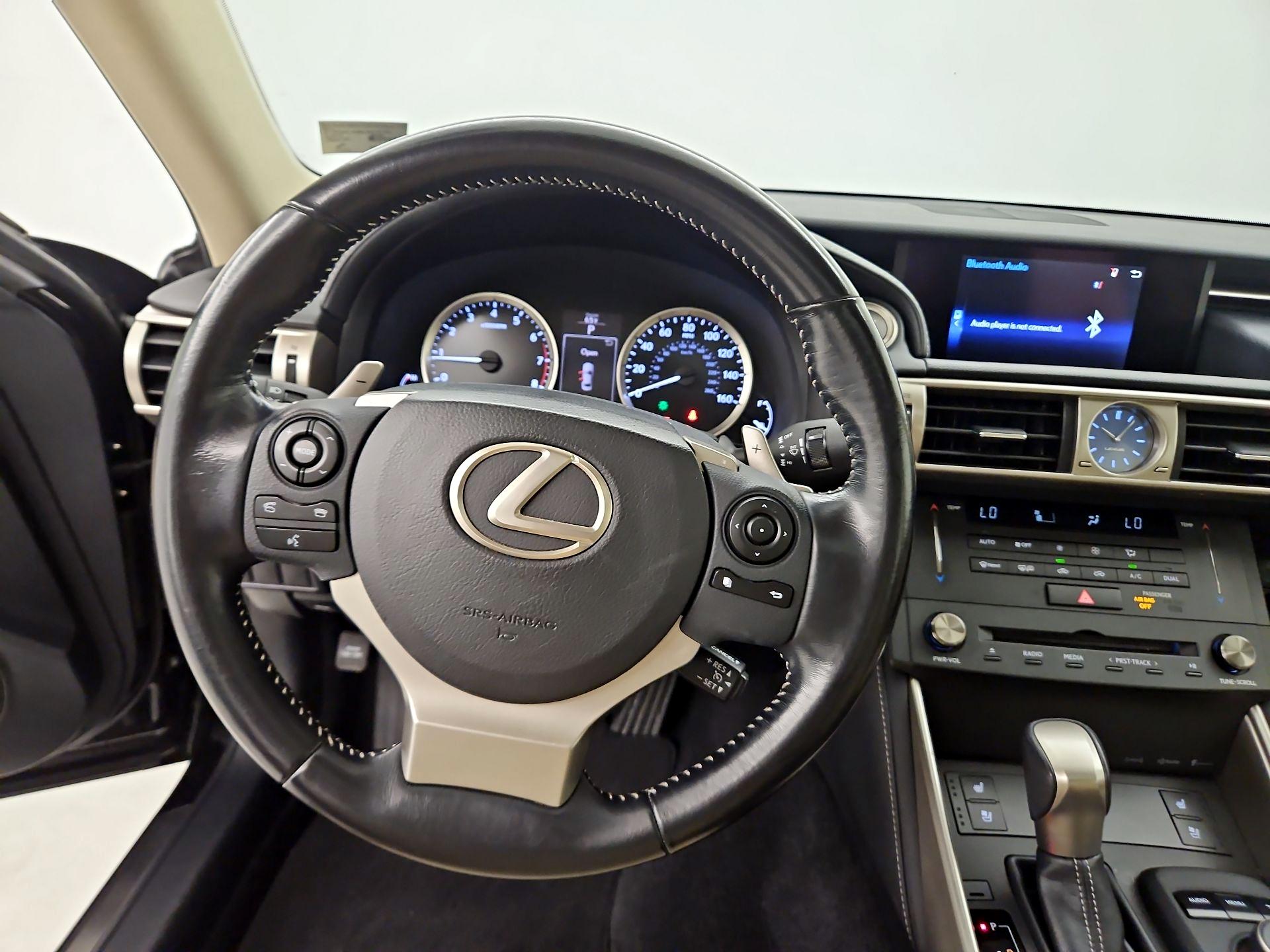 Thumbnail: 2016 Lexus IS - 10