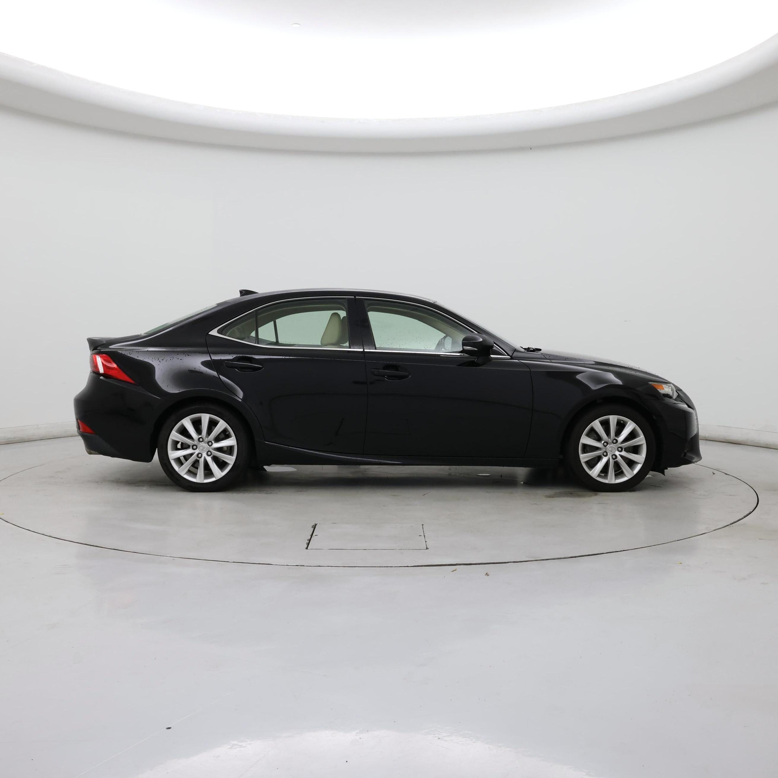 Thumbnail: 2016 Lexus IS - 7