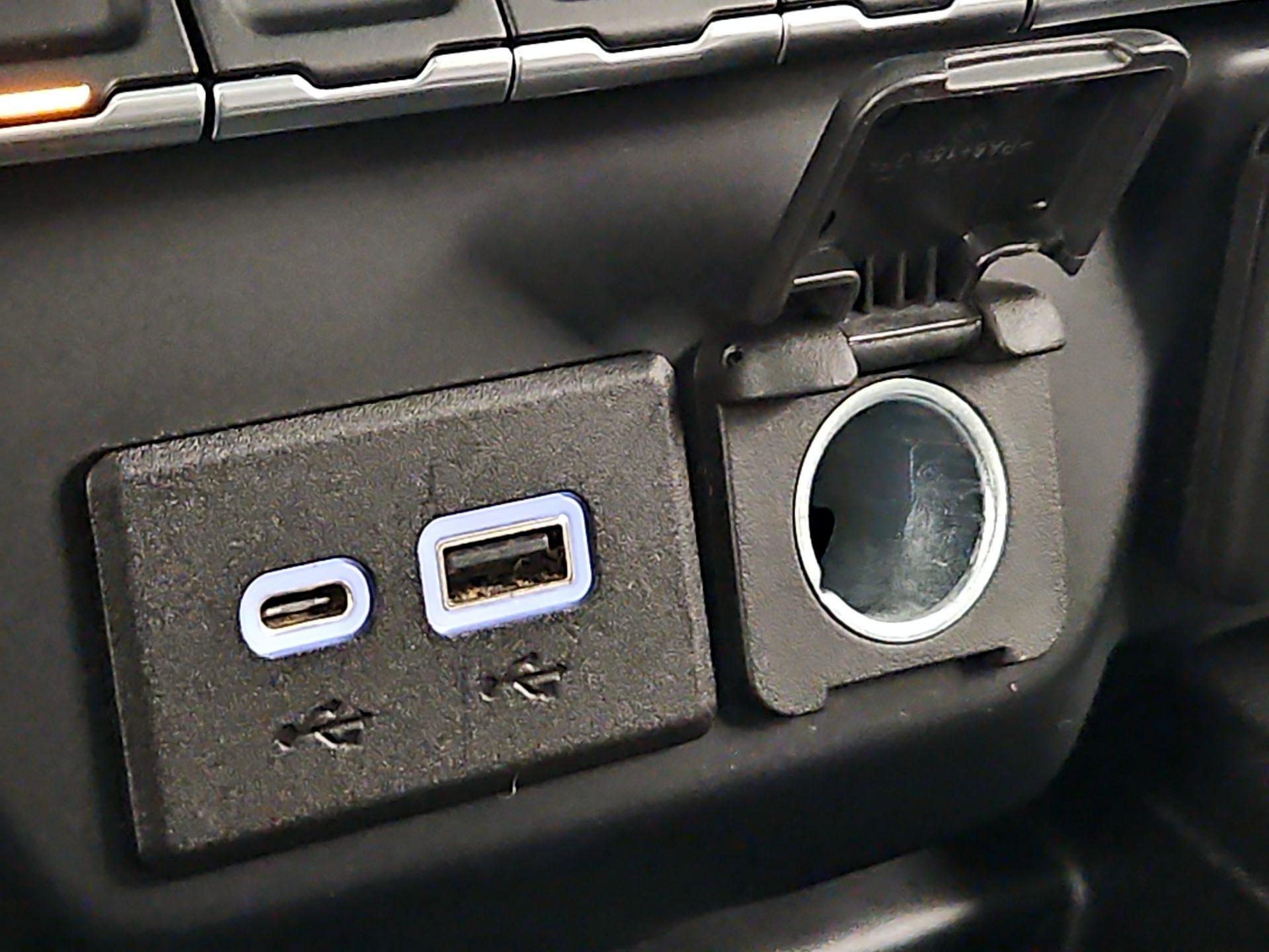 Thumbnail: 2020 Chevrolet Silverado 2500 - 19