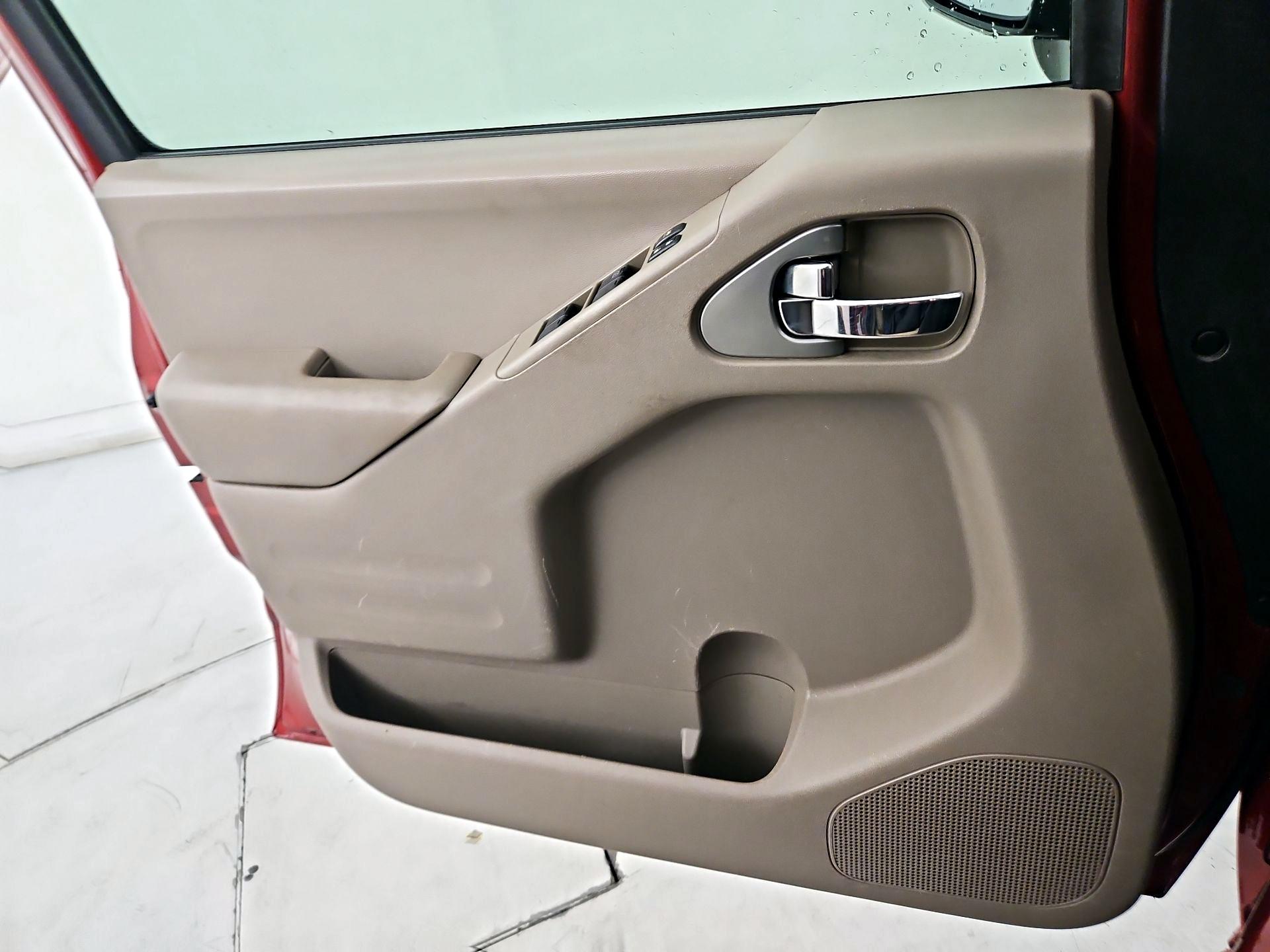 Thumbnail: 2015 Nissan Frontier - 12