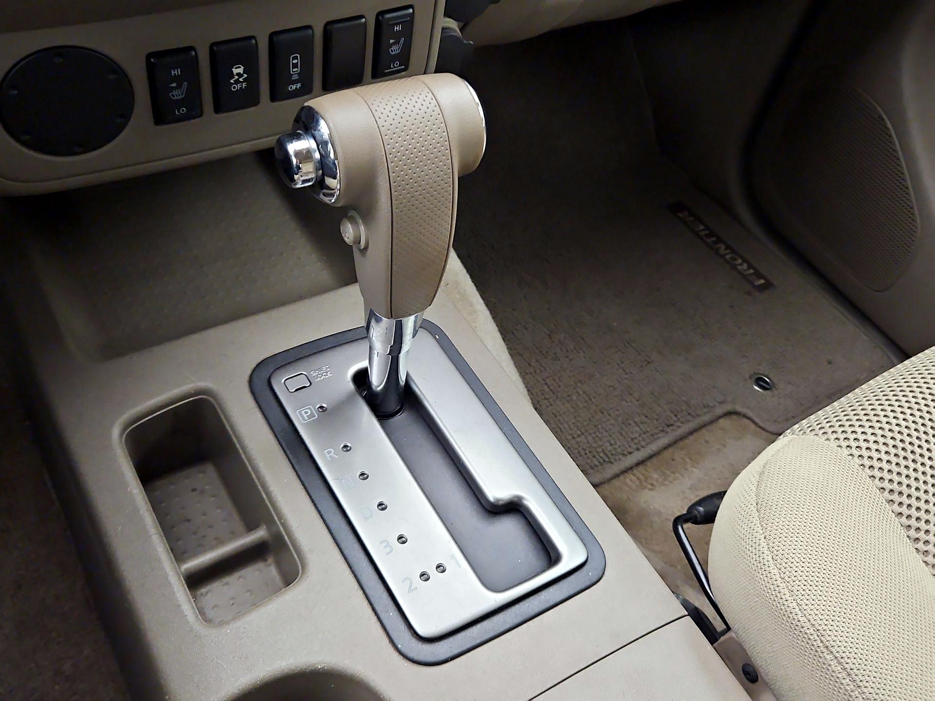 Thumbnail: 2015 Nissan Frontier - 17