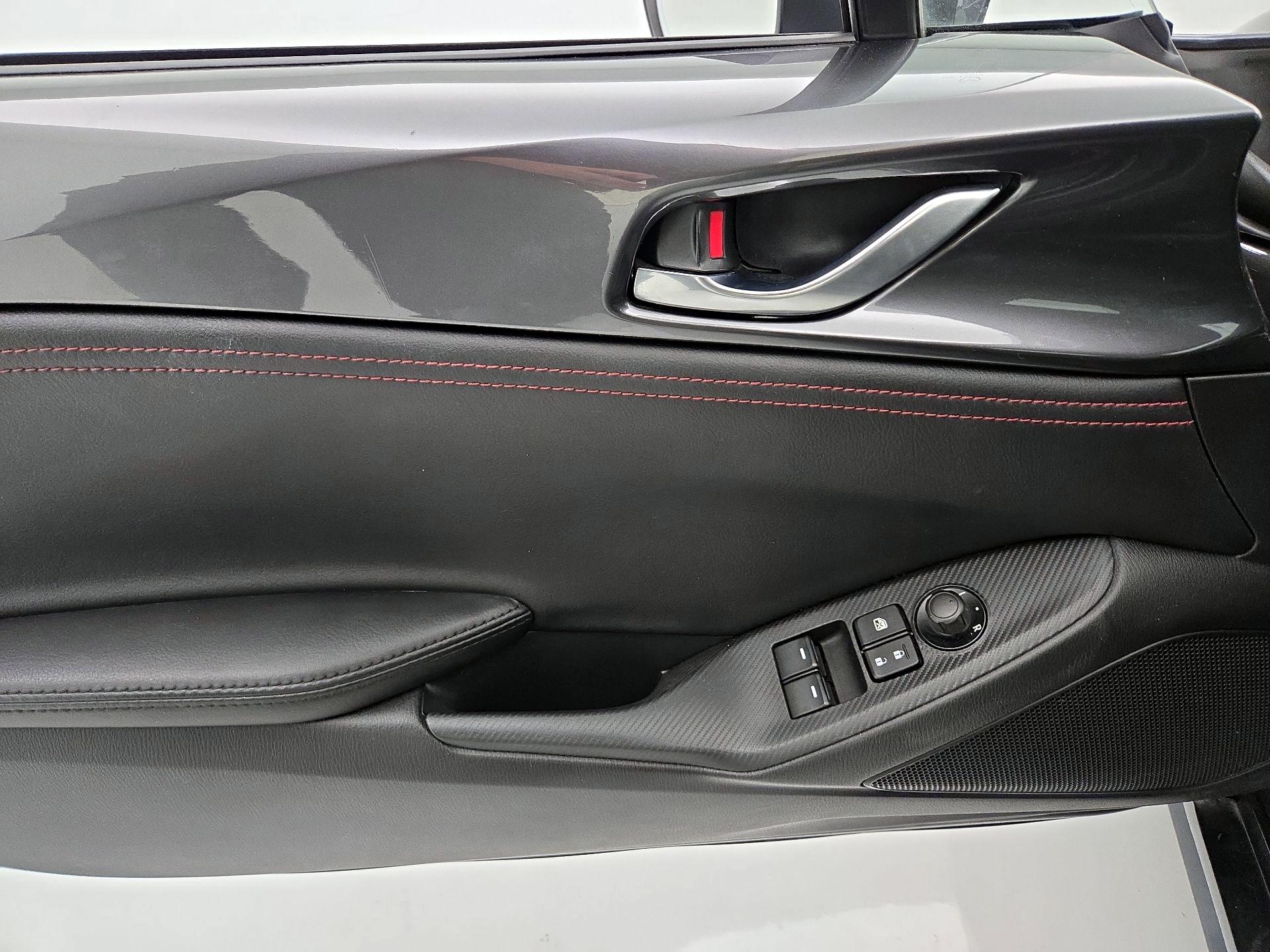 Thumbnail: 2017 Mazda MX-5 Miata - 12