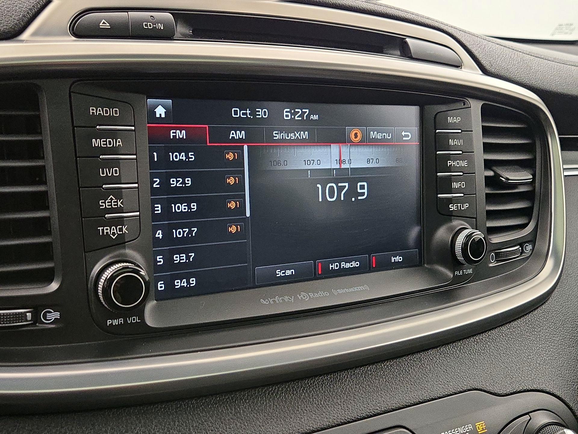 Thumbnail: 2016 Kia Sorento - 16