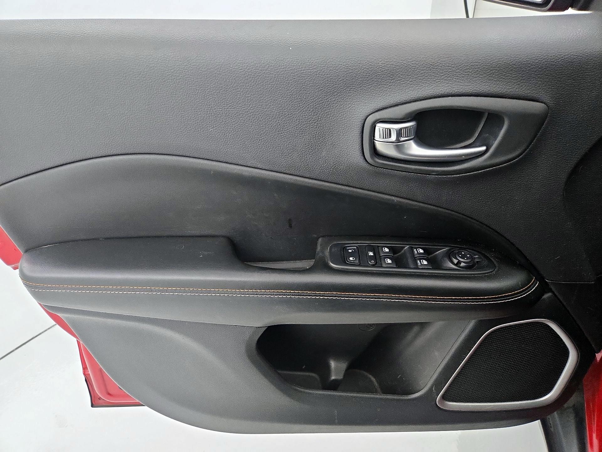 Thumbnail: 2017 Jeep Compass - 12