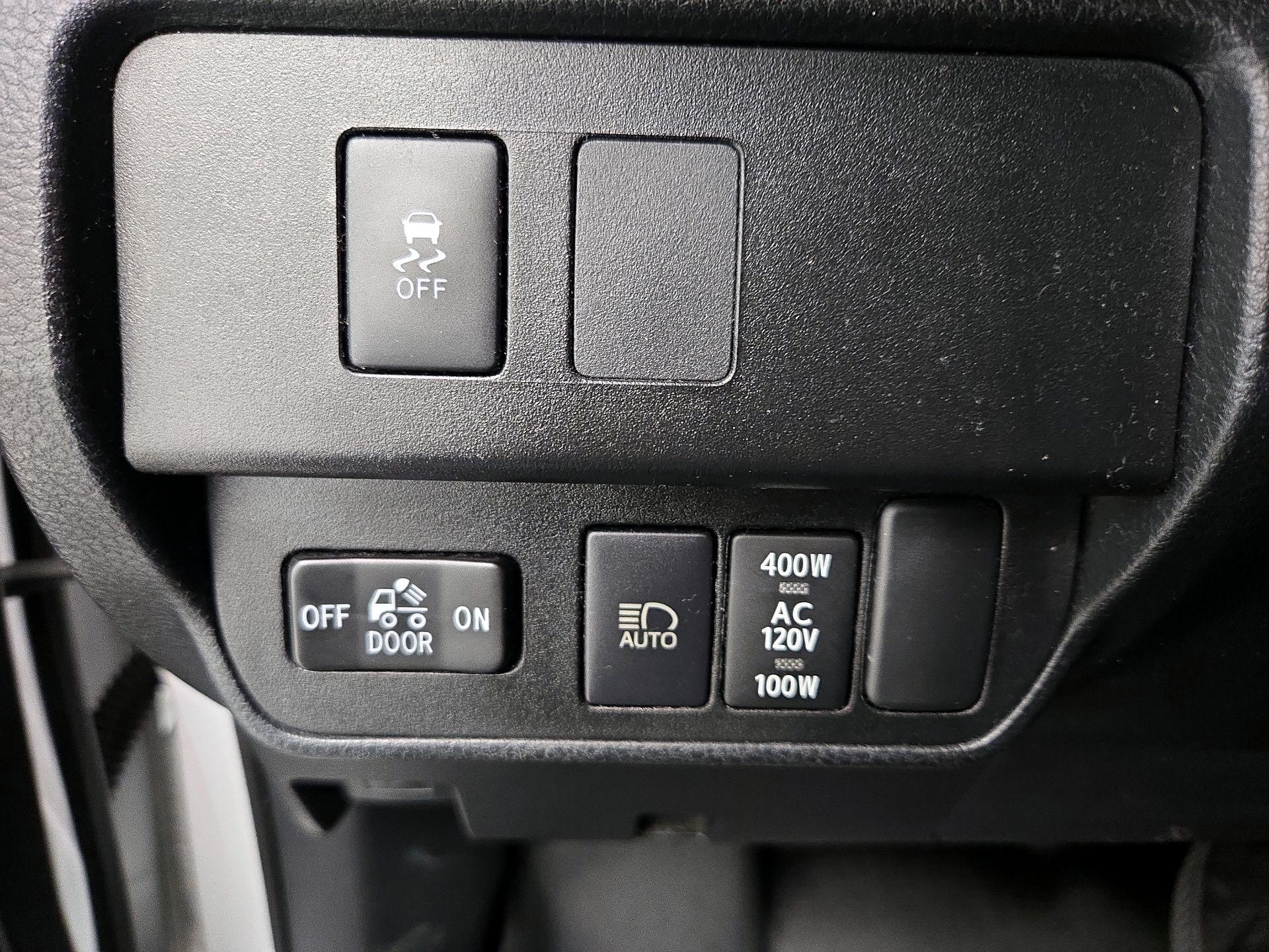 Thumbnail: 2020 Toyota Tacoma - 13