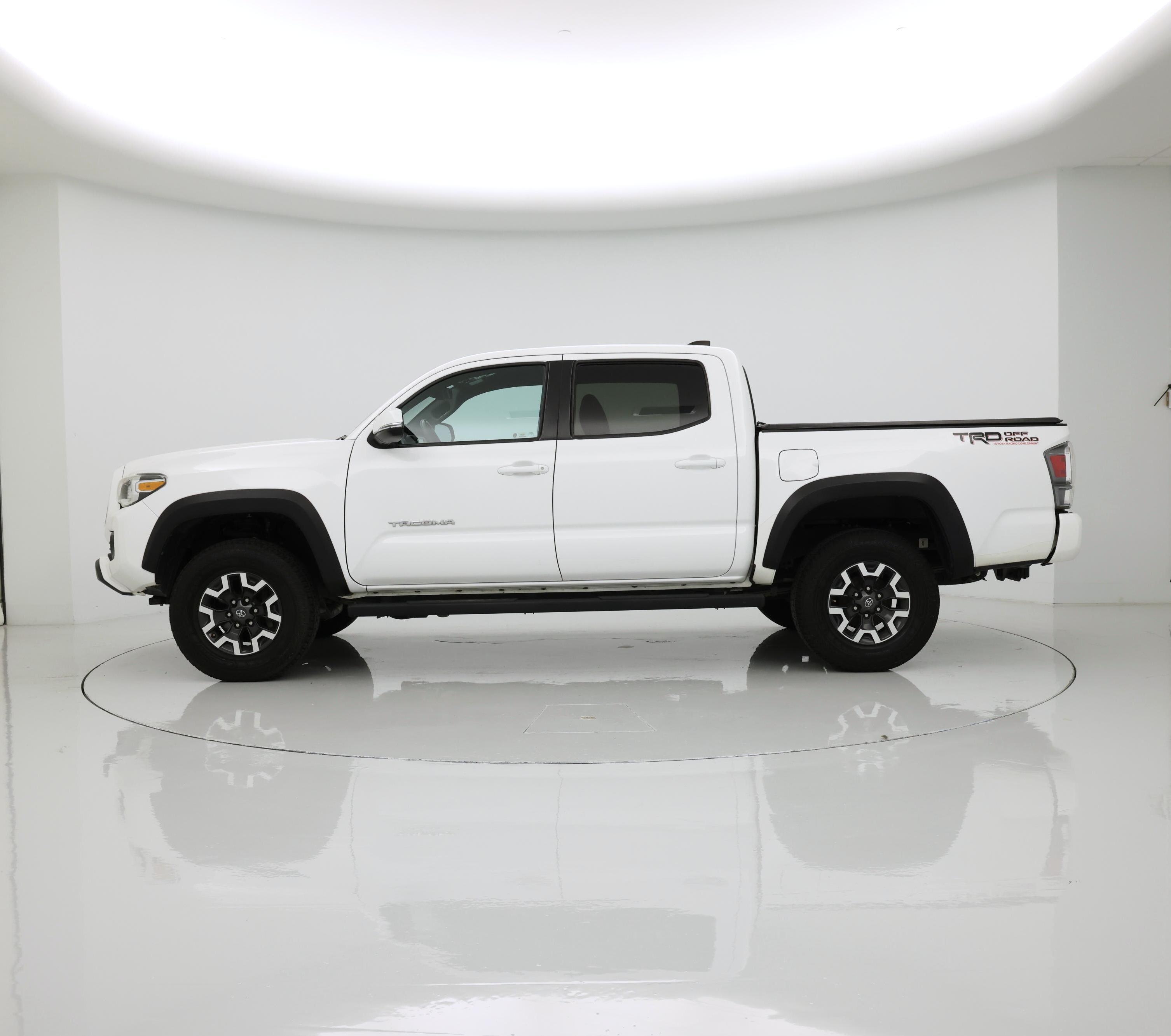 Thumbnail: 2020 Toyota Tacoma - 3