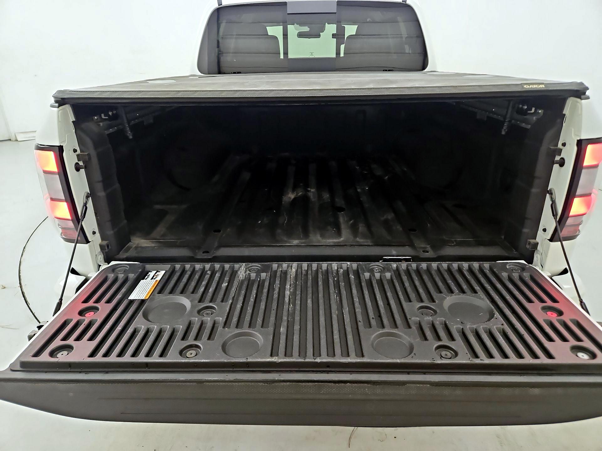 Thumbnail: 2023 Nissan Frontier - 20