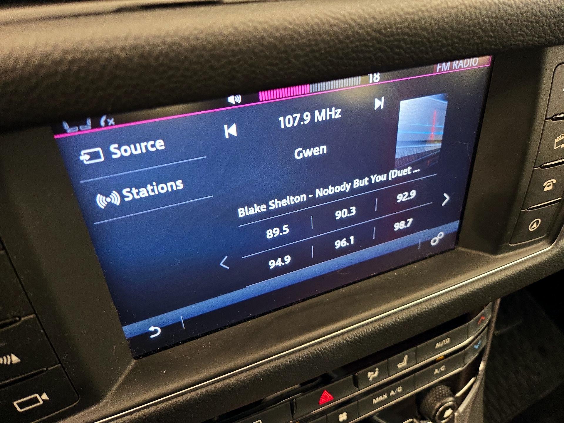 Thumbnail: 2017 Jaguar XF - 16