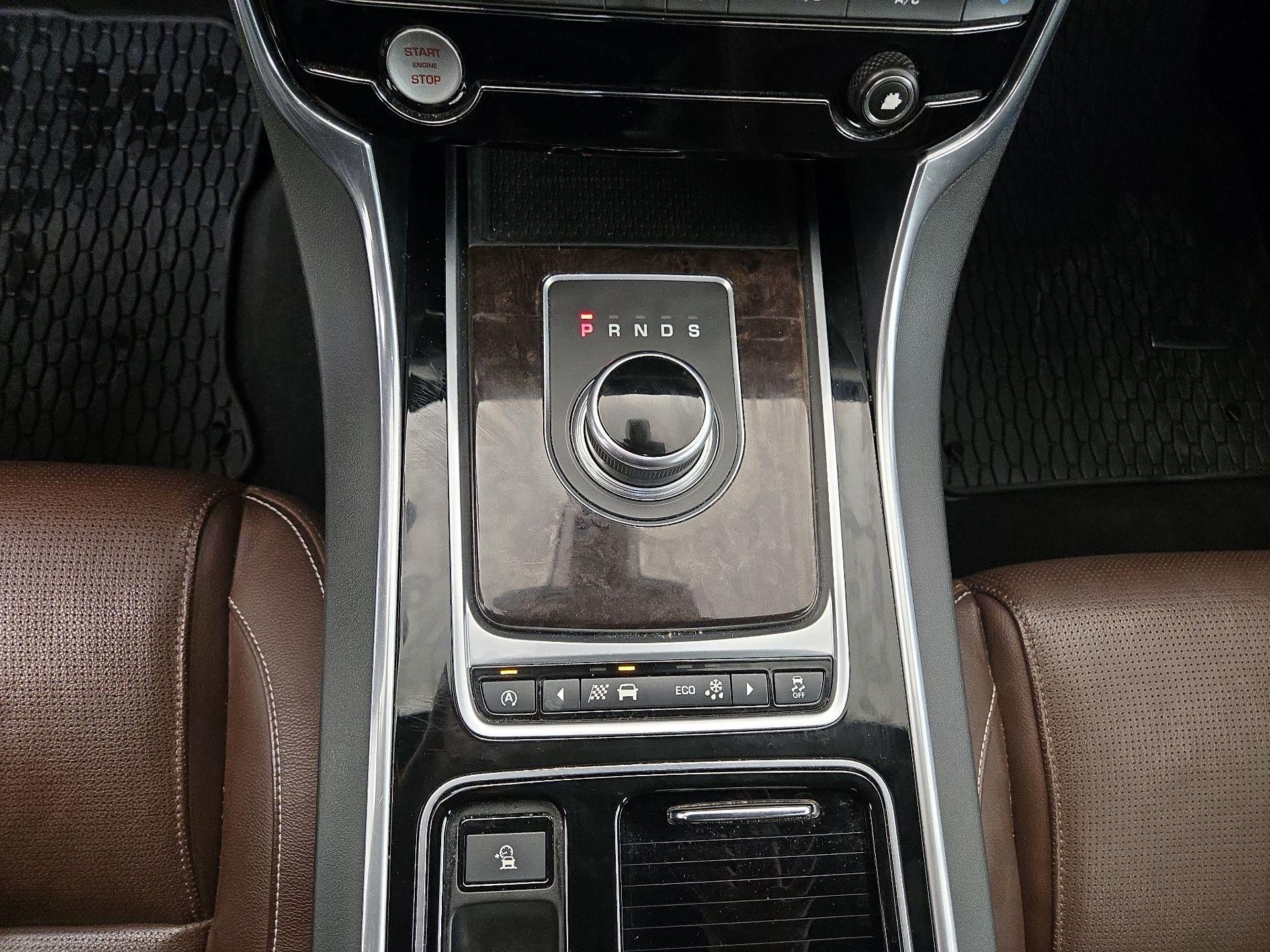 Thumbnail: 2017 Jaguar XF - 18