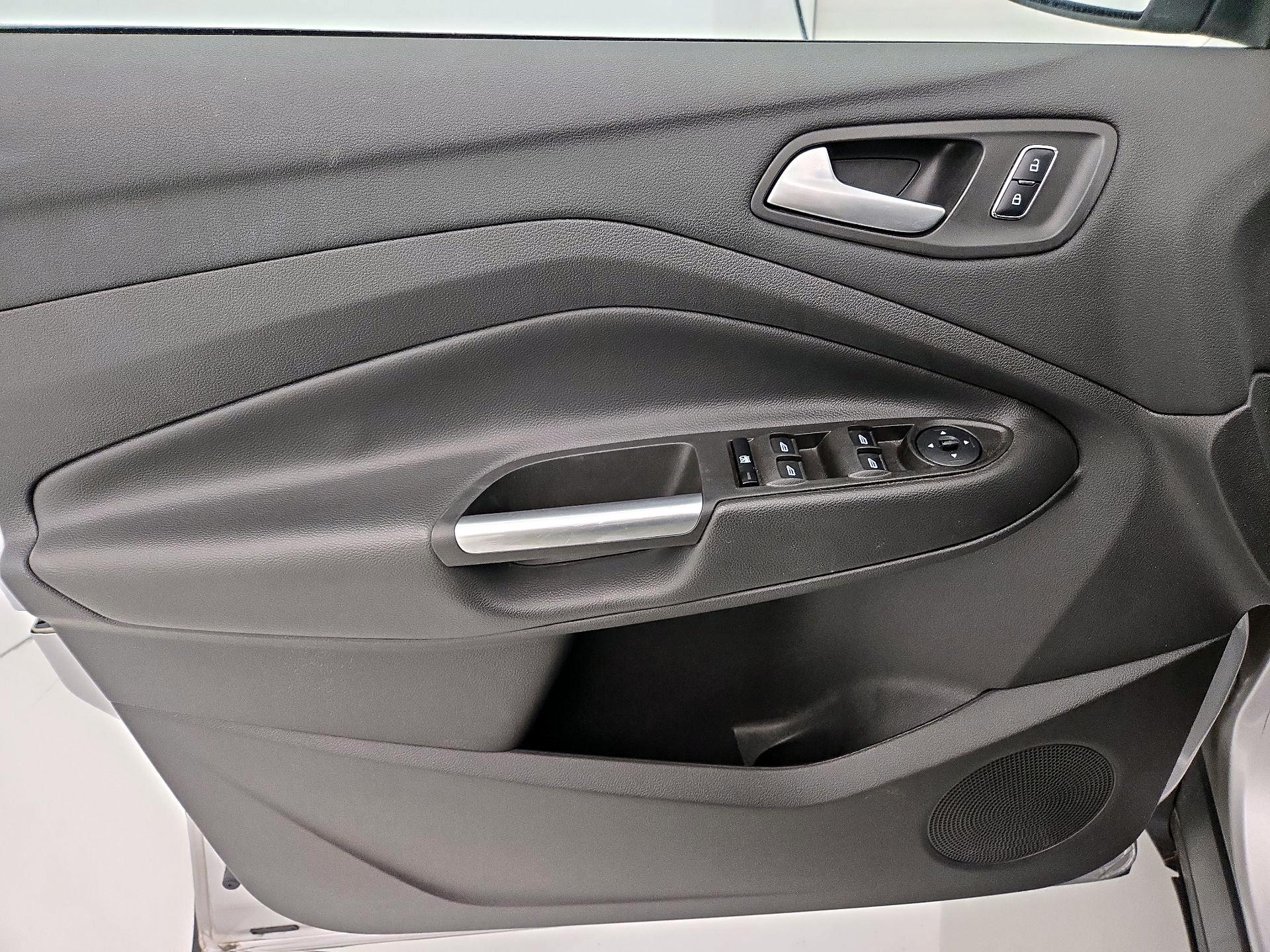 Thumbnail: 2016 Ford Escape - 12